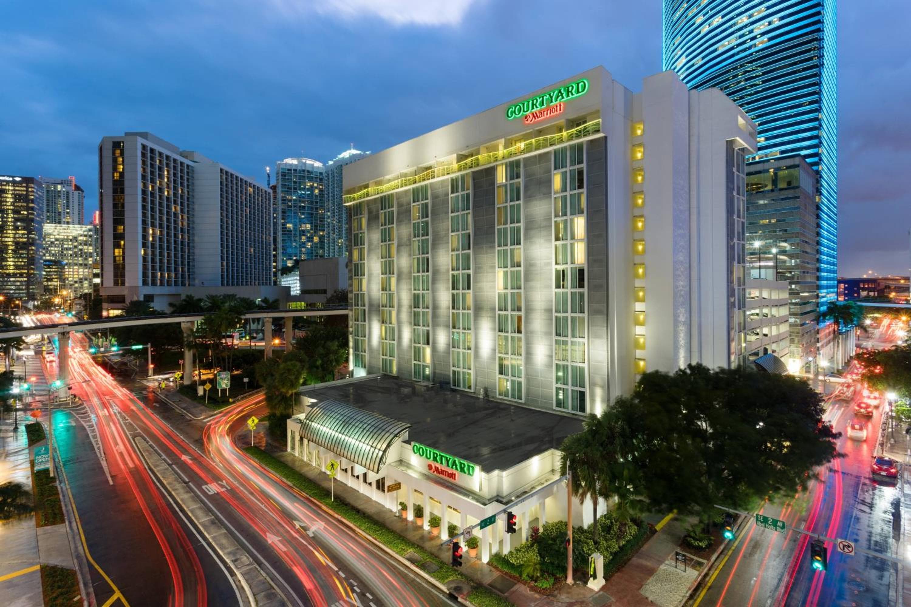Courtyard Miami Downtown Brickell Area — 1