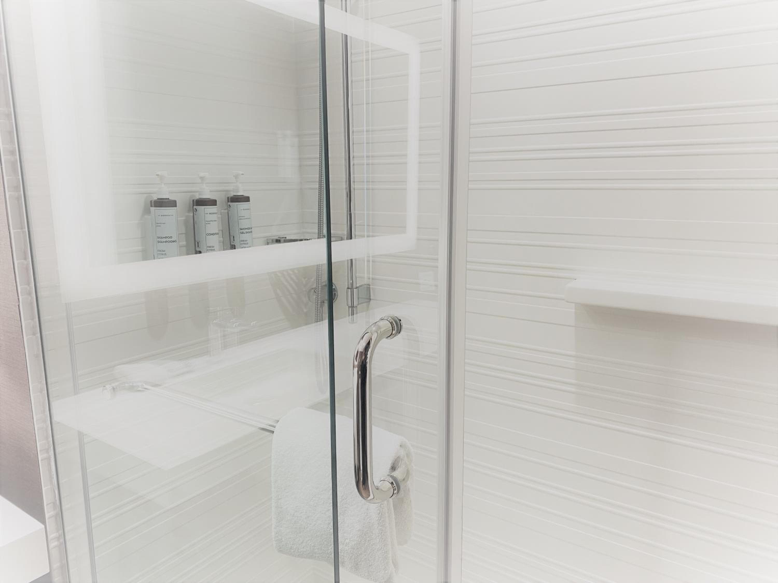 AC Hotel by Marriott Miami Airport West/Doral — 11