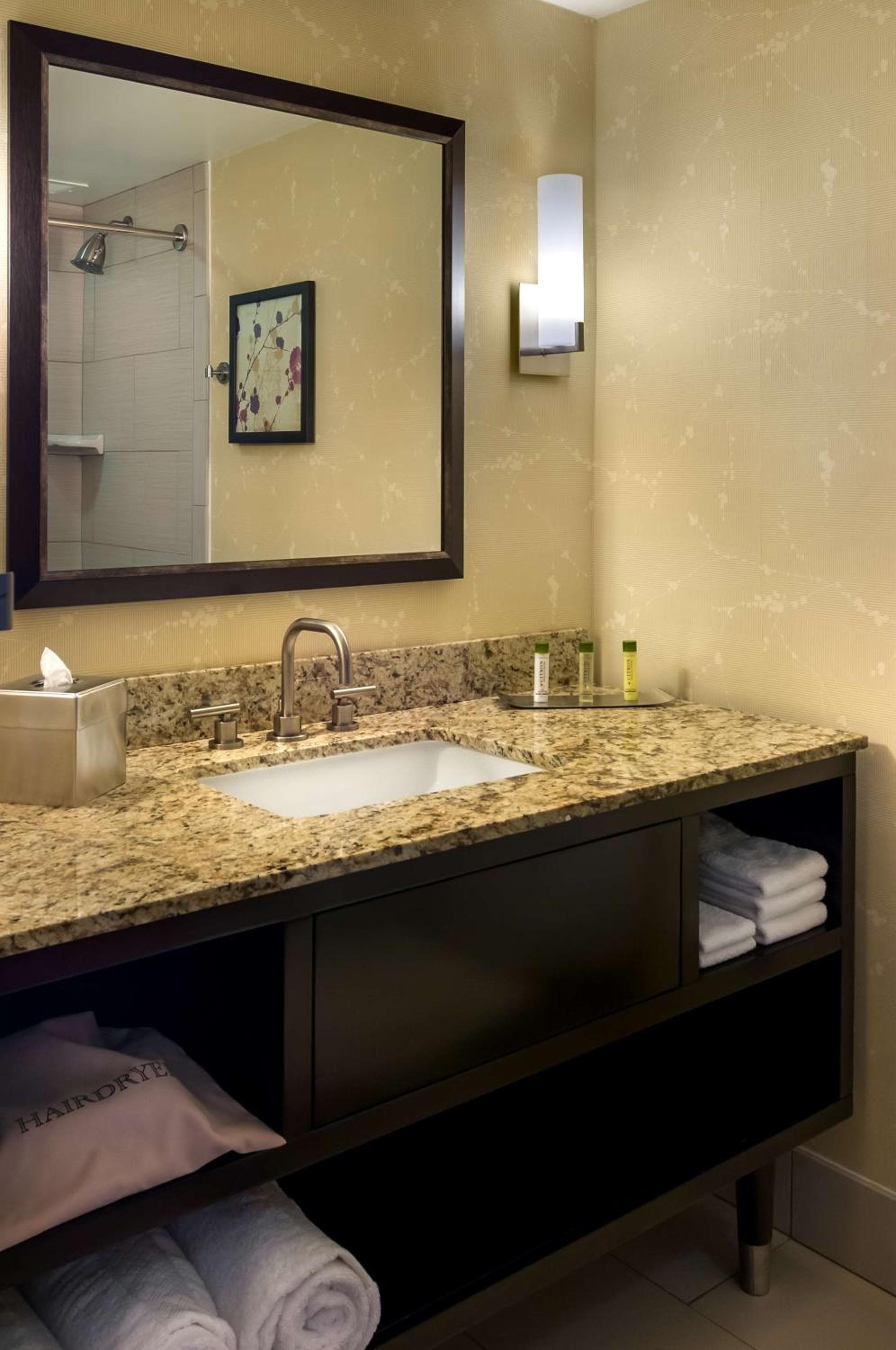 Doubletree by Hilton Los Angeles Downtown — 26