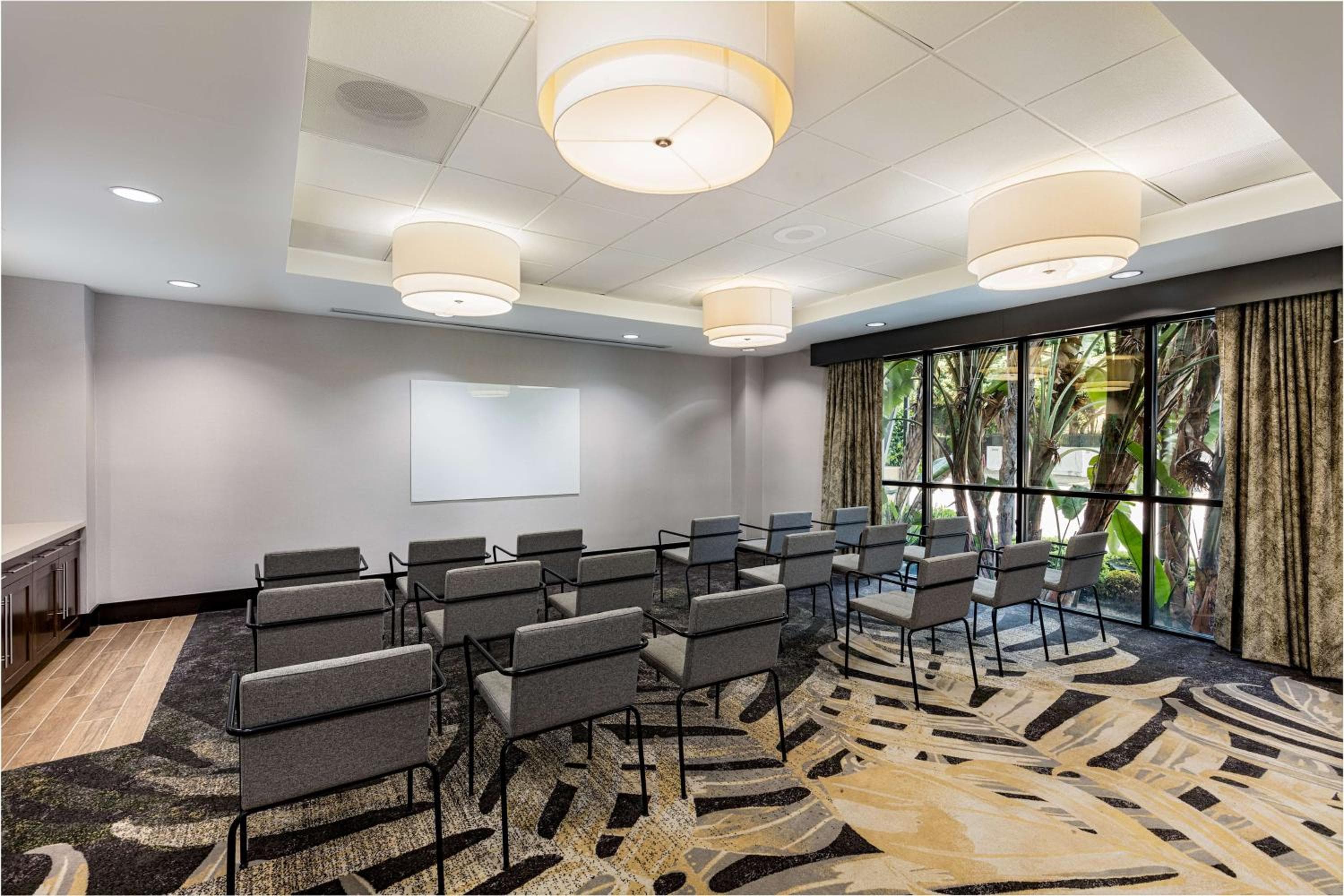 Hilton Garden Inn Los Angeles / Hollywood — 27