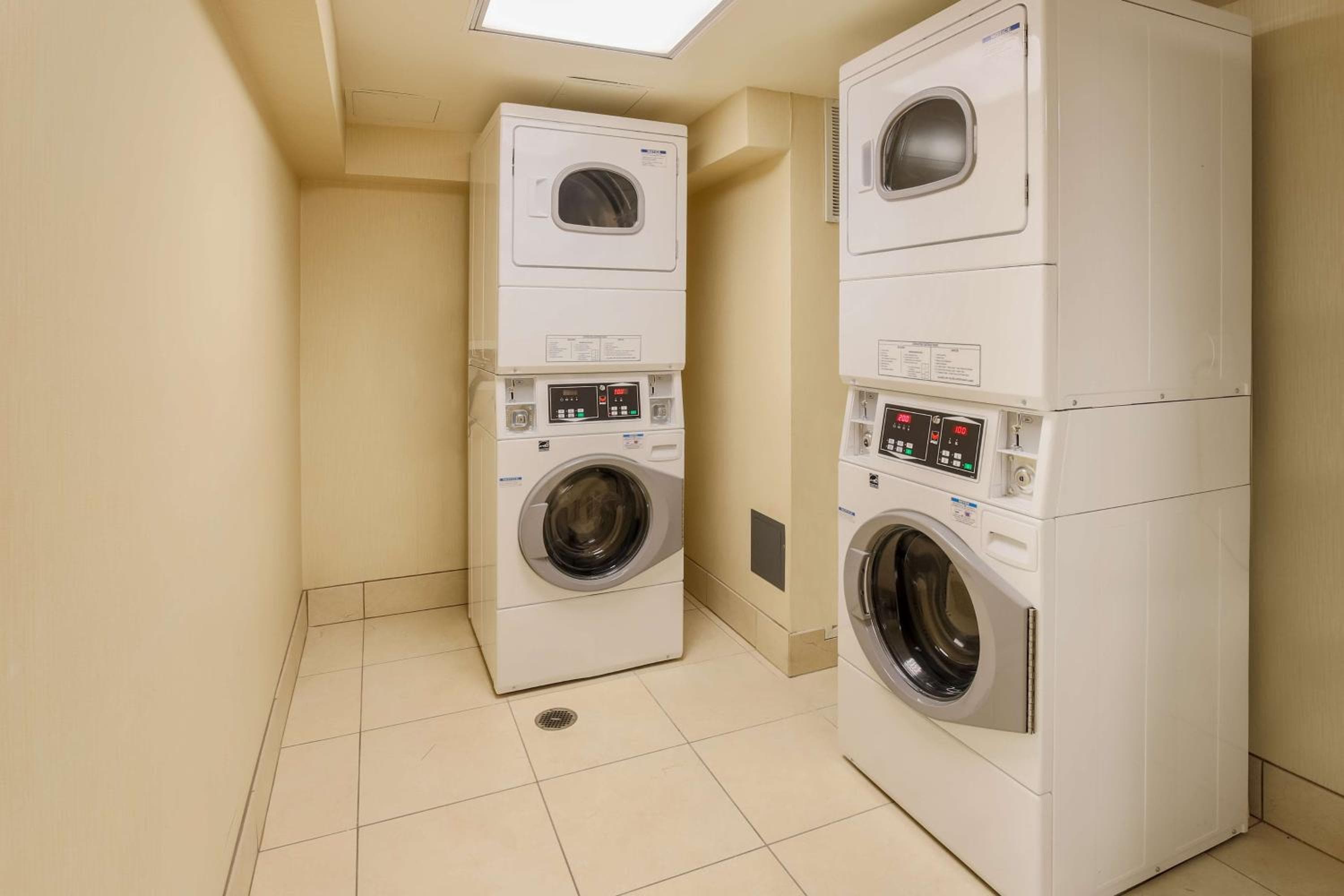 Hilton Garden Inn Los Angeles / Hollywood — 29