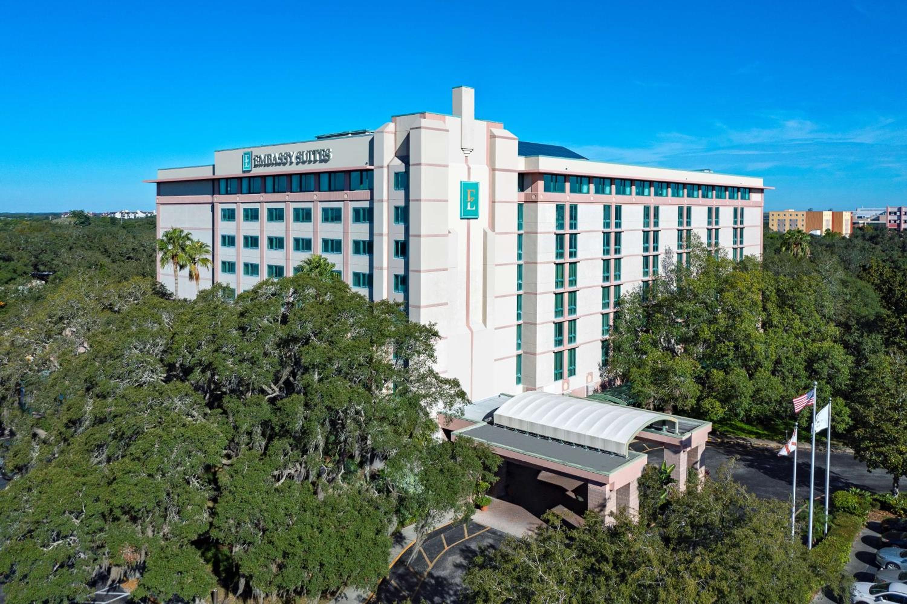 Embassy Suites by Hilton Tampa USF cerca de Busch Gardens — 1