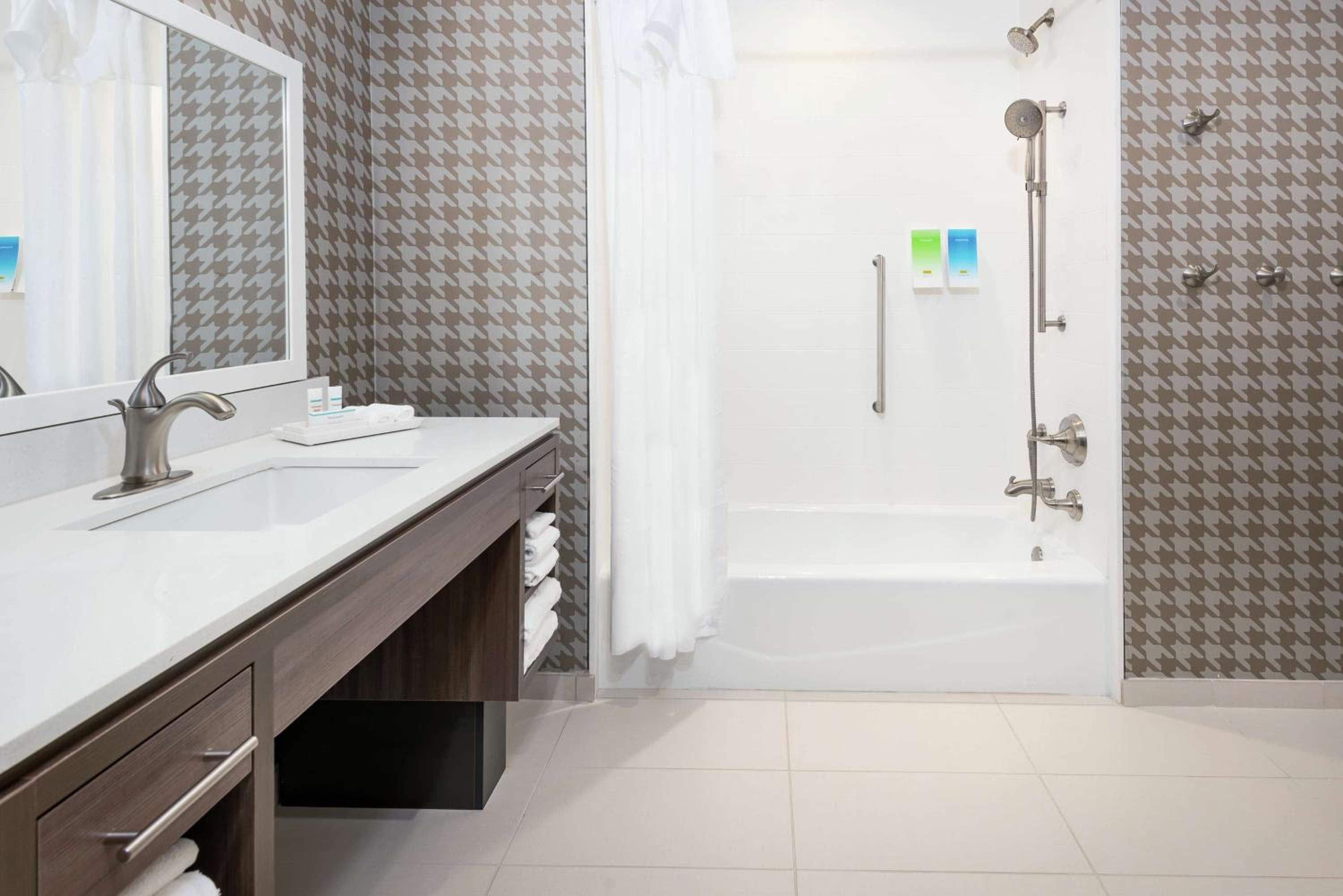 Home2 Suites By Hilton Orlando Near UCF — 7