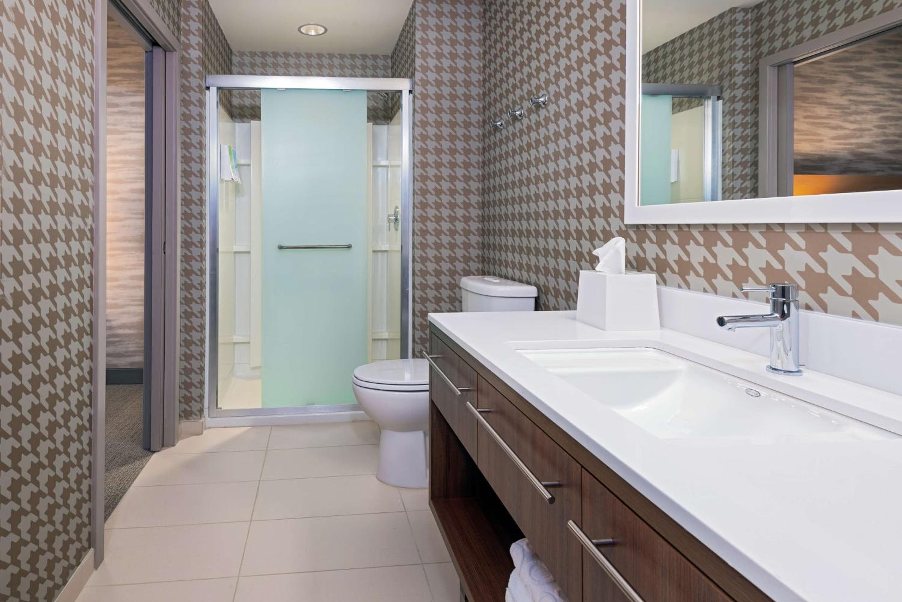Home2 Suites By Hilton Orlando Near Universal — 2