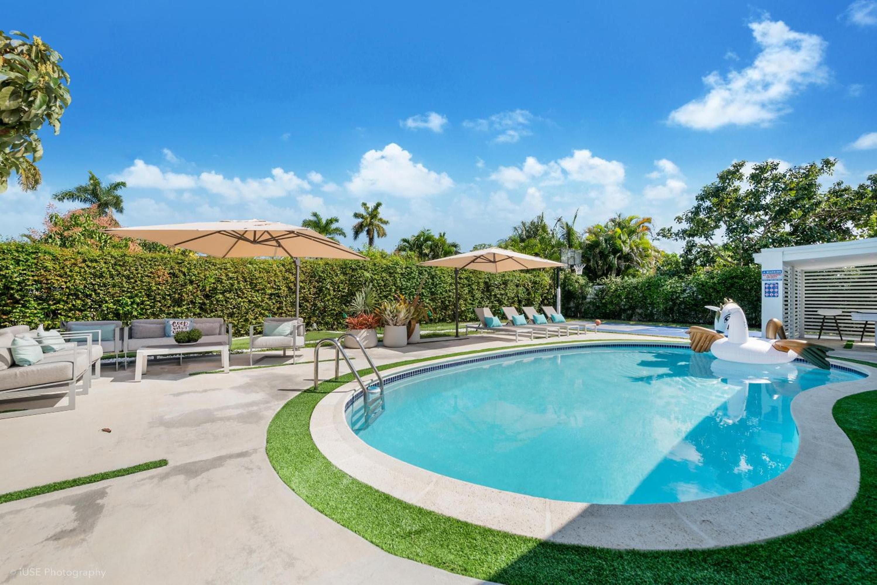 Miami Paradise — 2