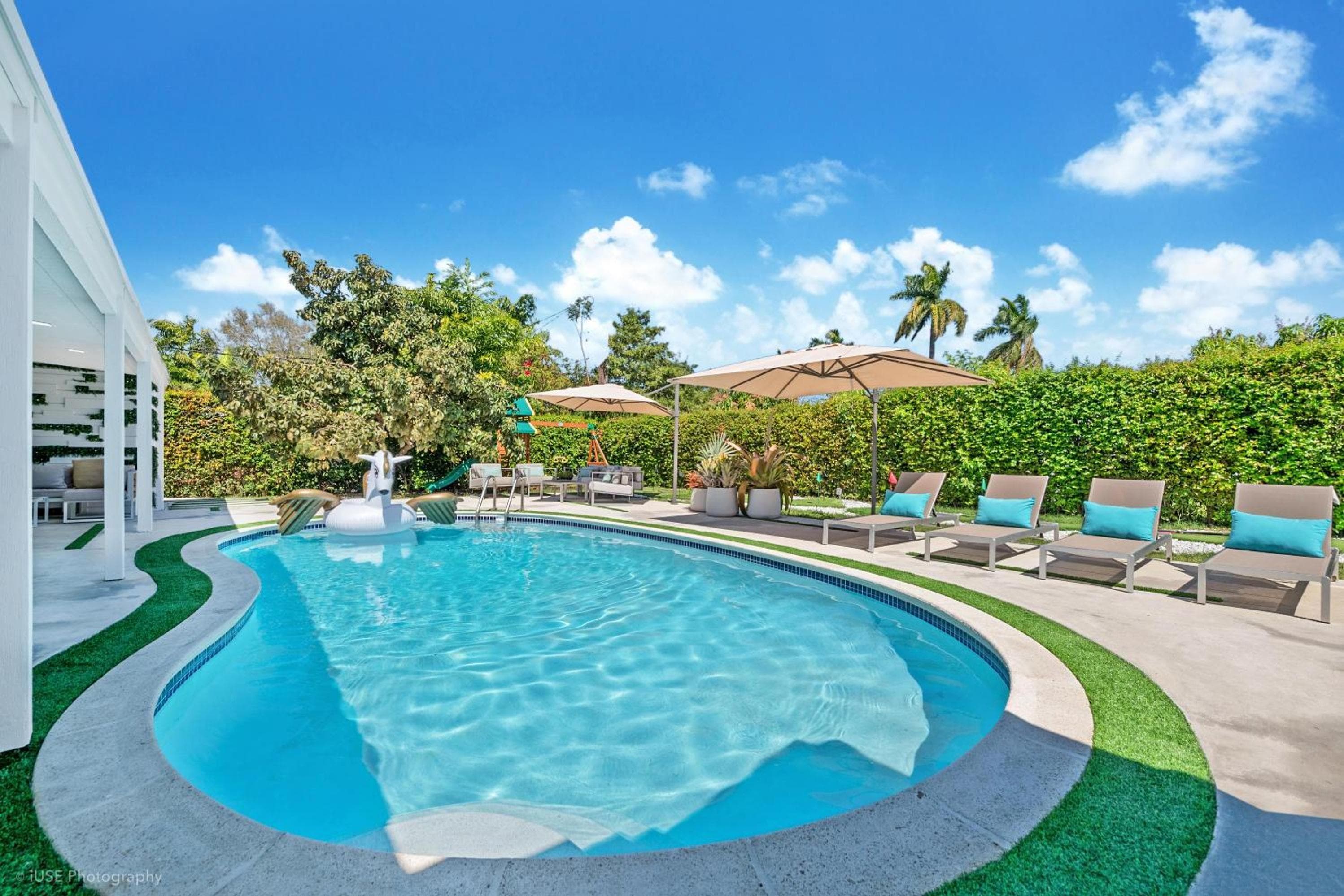 Miami Paradise — 3
