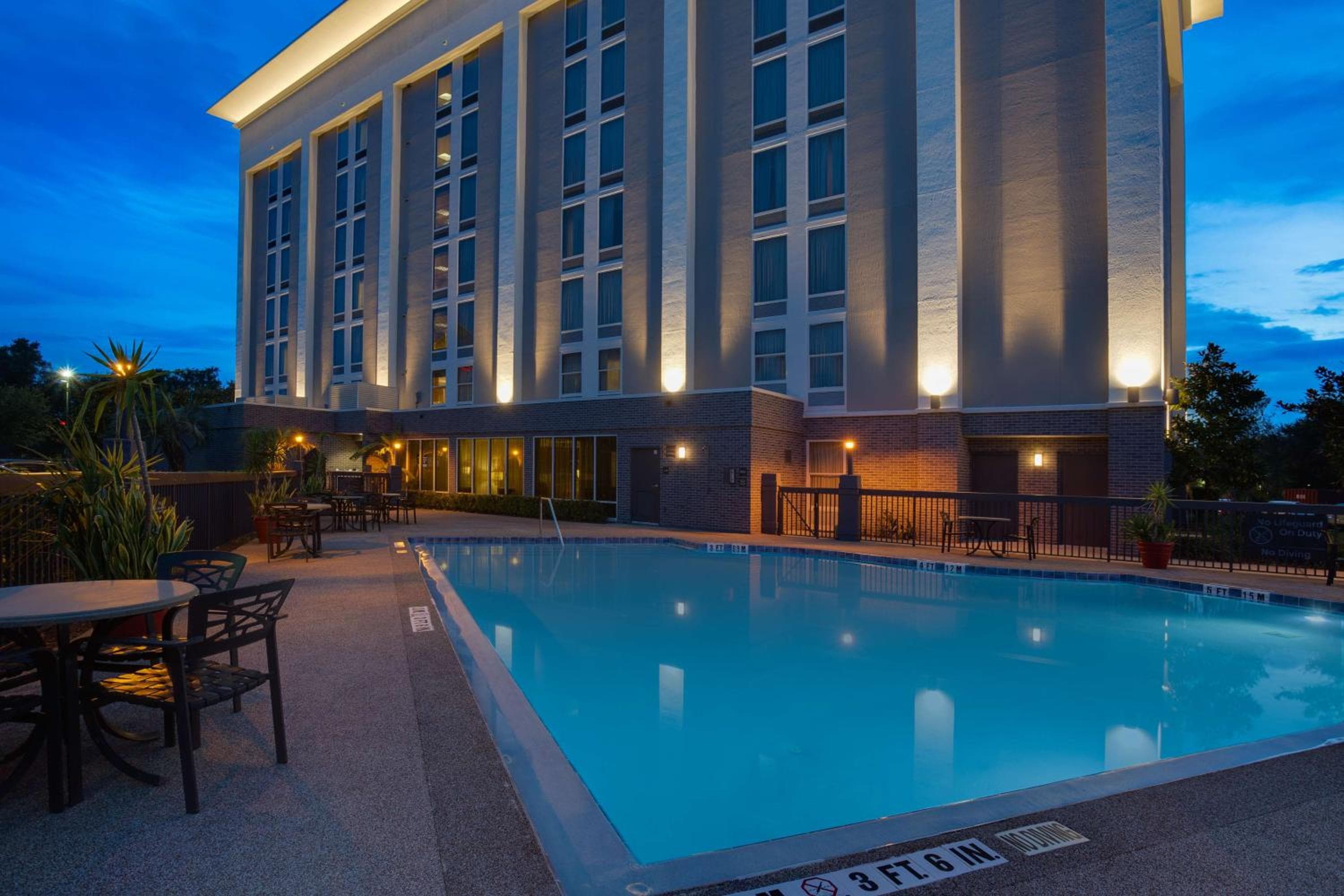 Hampton Inn Orlando-International Airport — 7