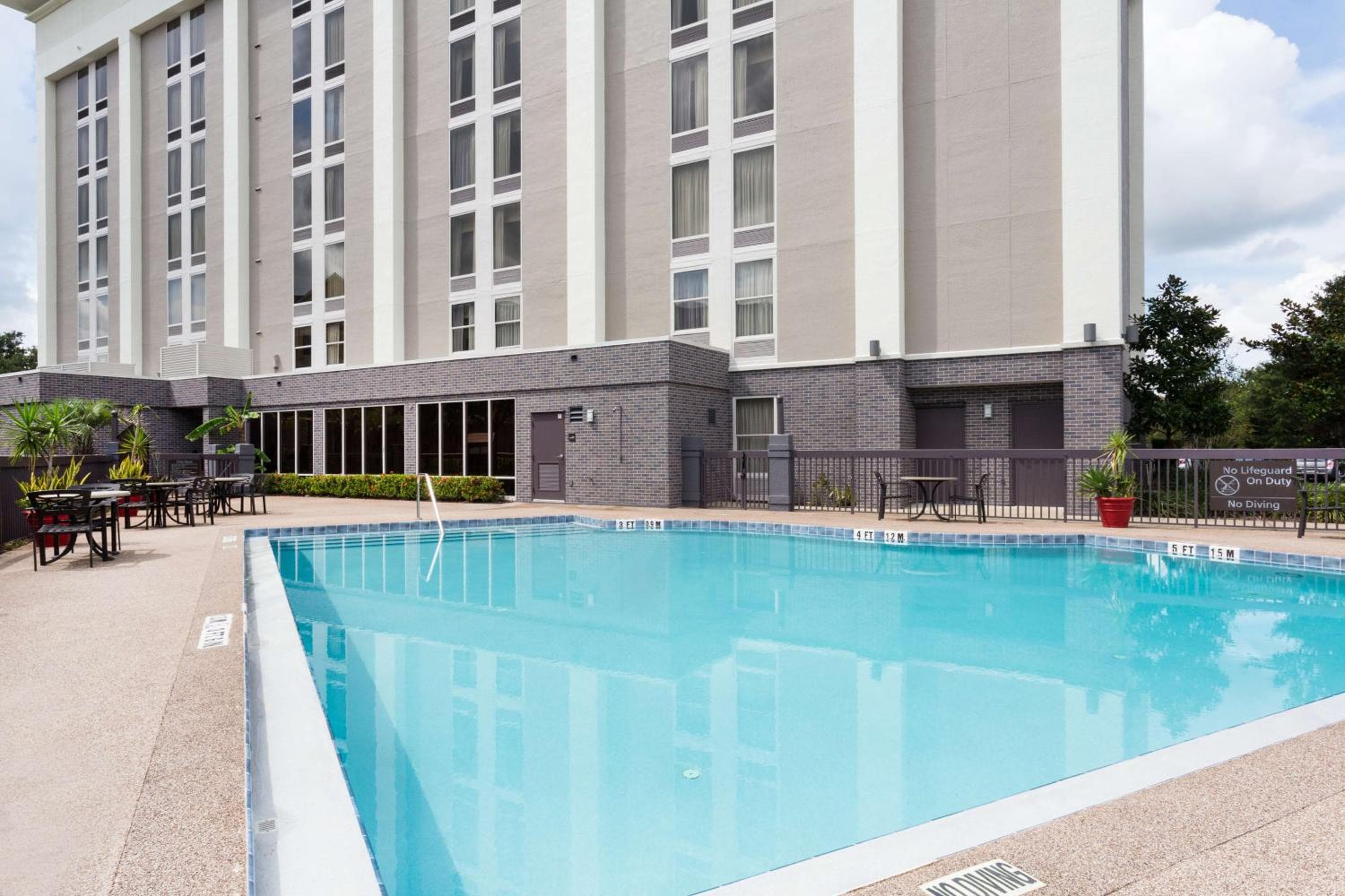Hampton Inn Orlando-International Airport — 8