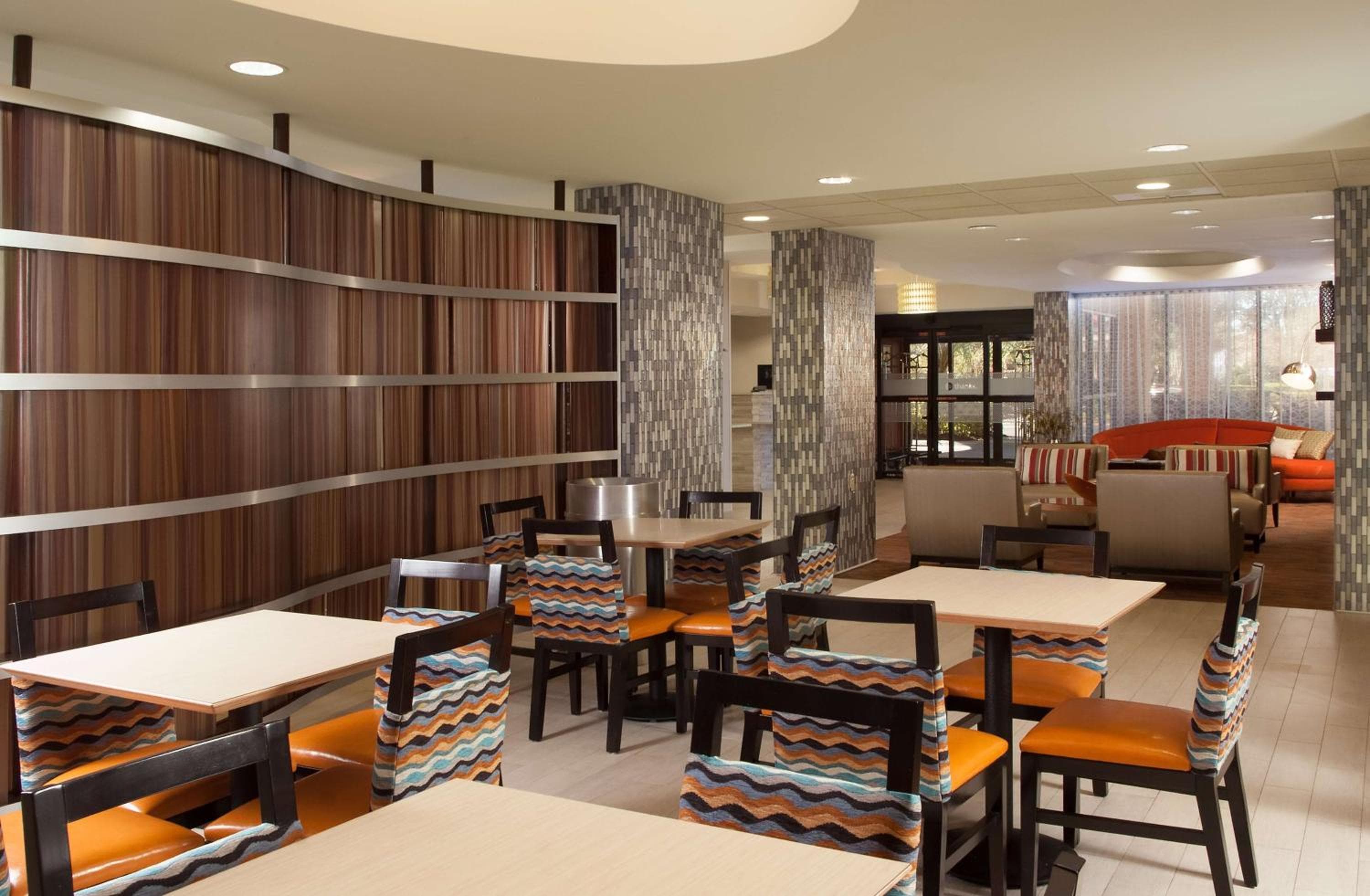 Hampton Inn Orlando-International Airport — 14