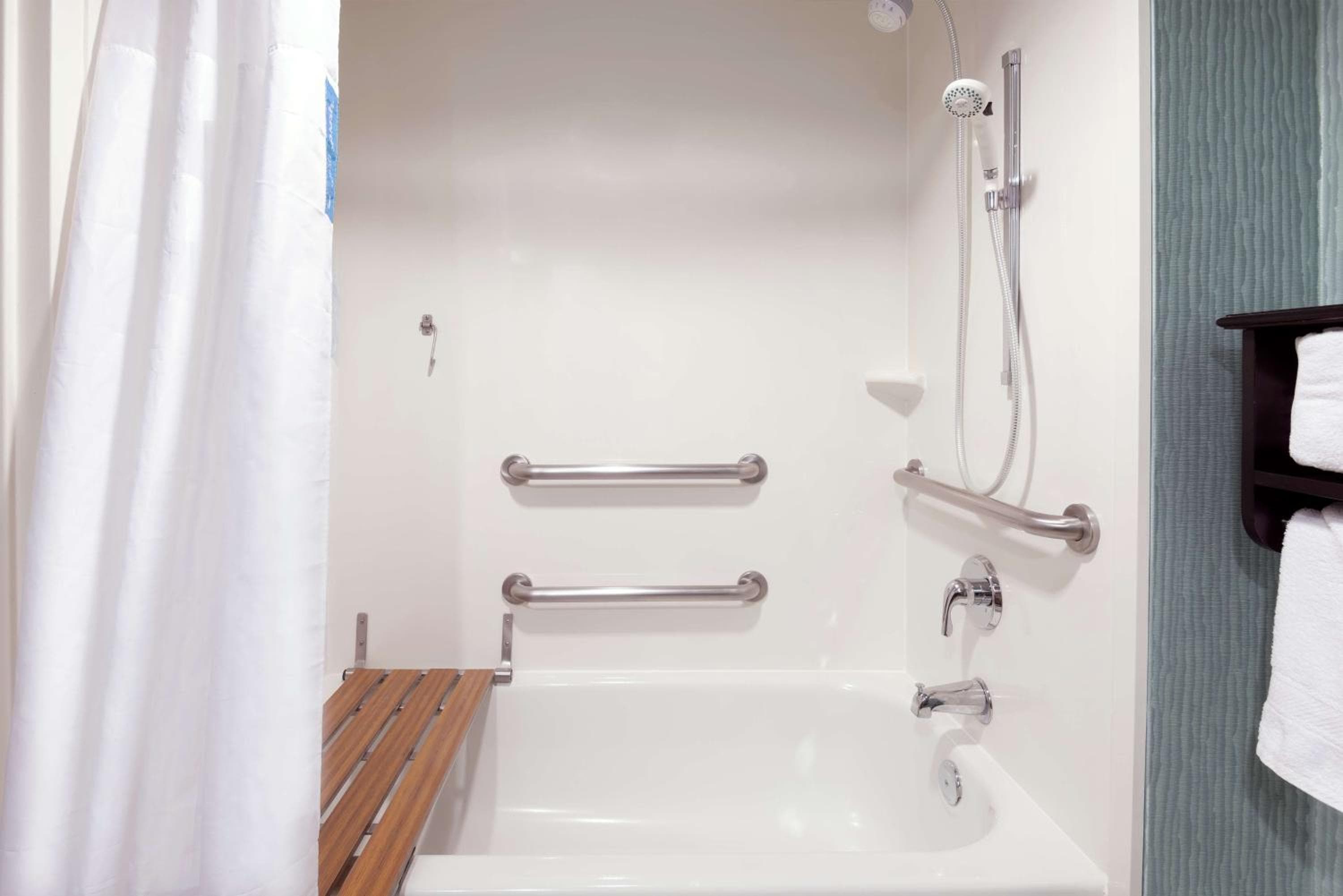 Hampton Inn Orlando-International Airport — 17