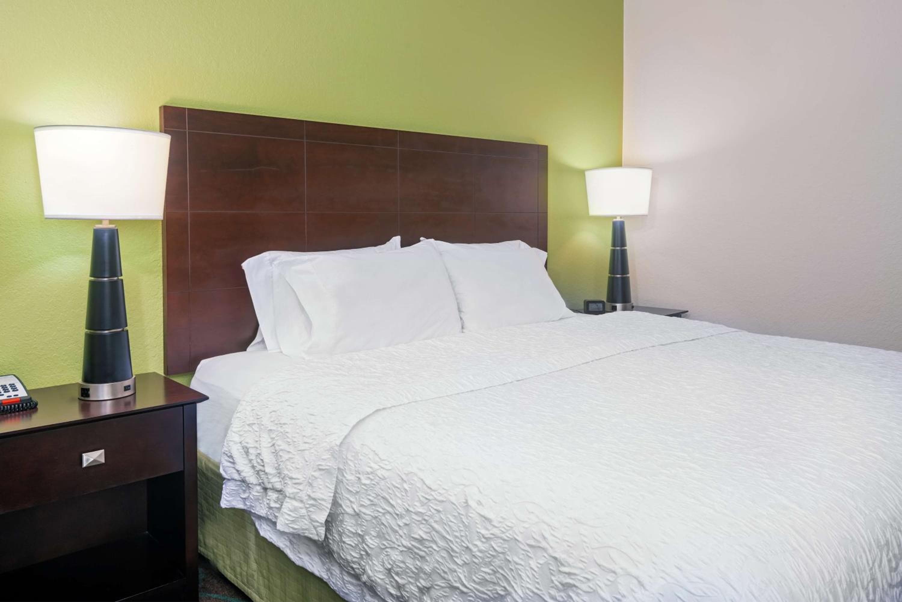Hampton Inn Orlando-International Airport — 18