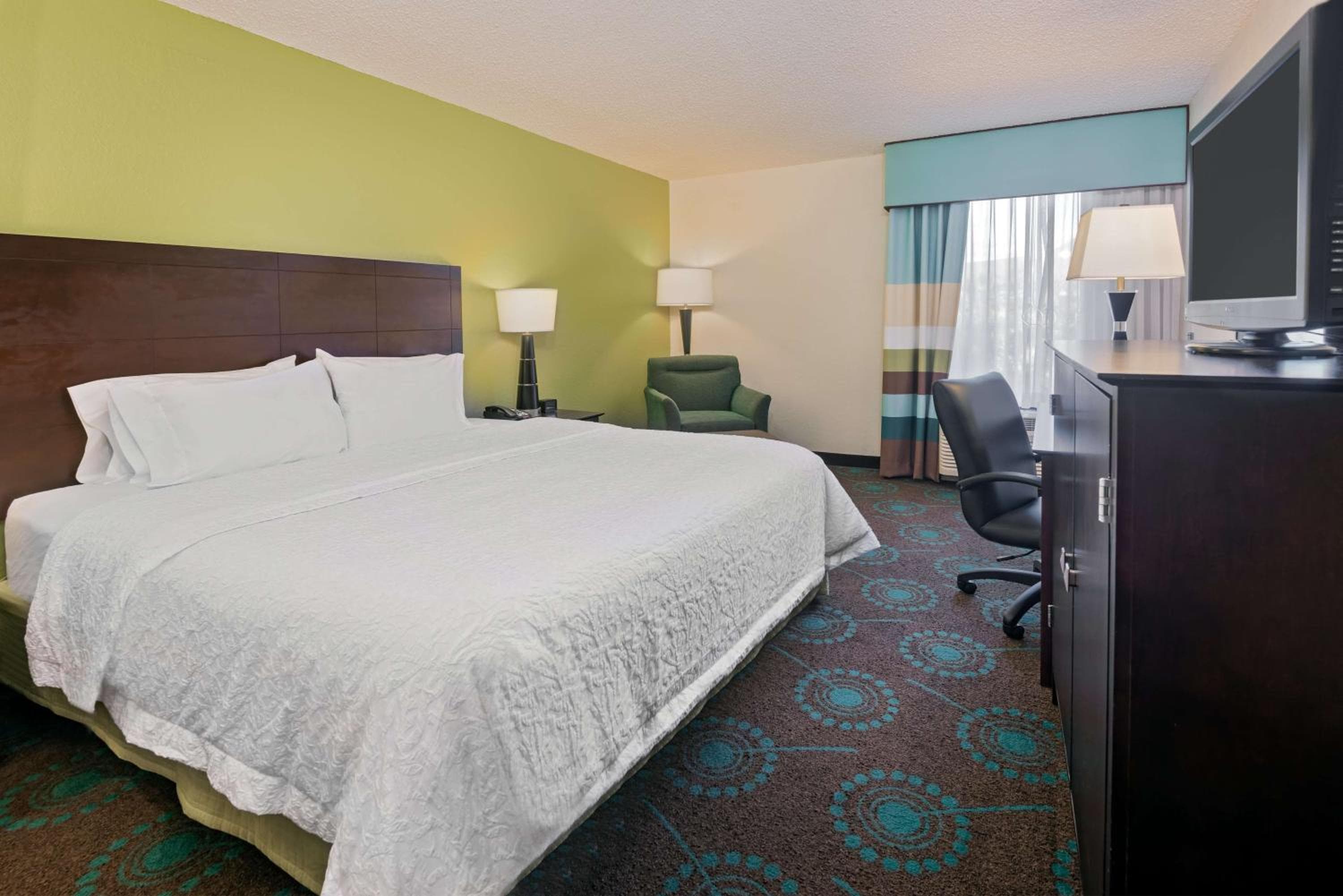 Hampton Inn Orlando-International Airport — 28