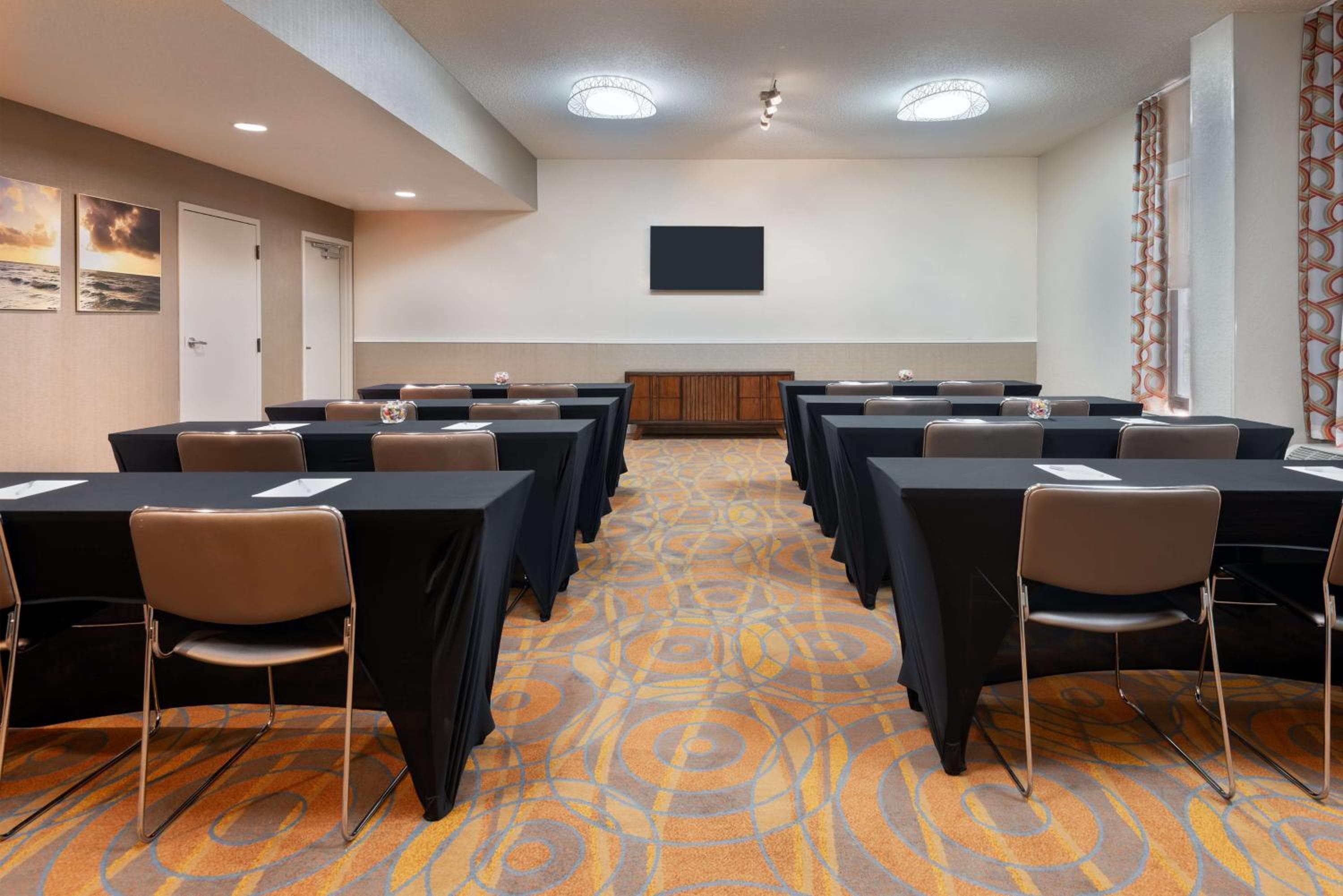 Hampton Inn Orlando-International Airport — 22