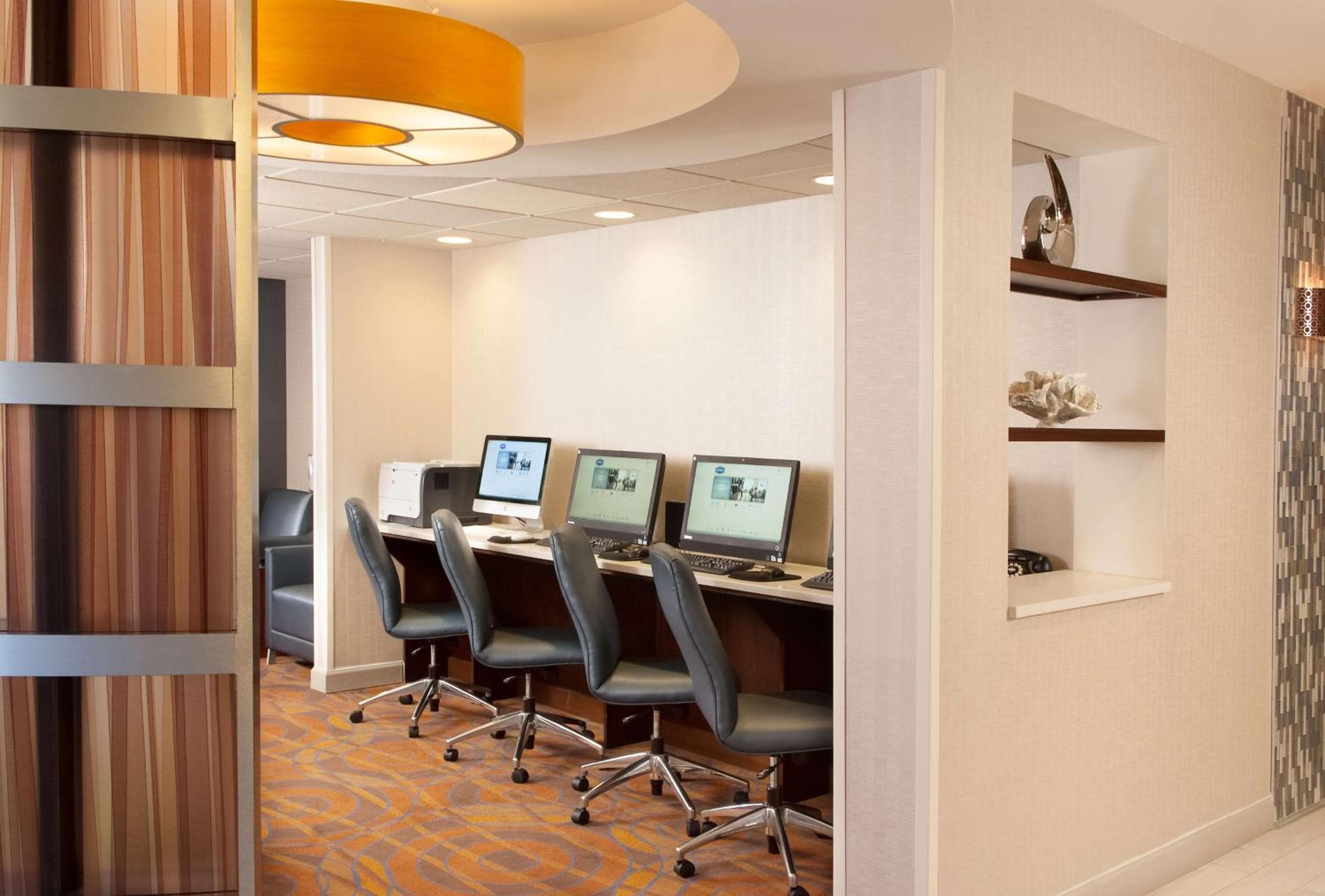 Hampton Inn Orlando-International Airport — 16