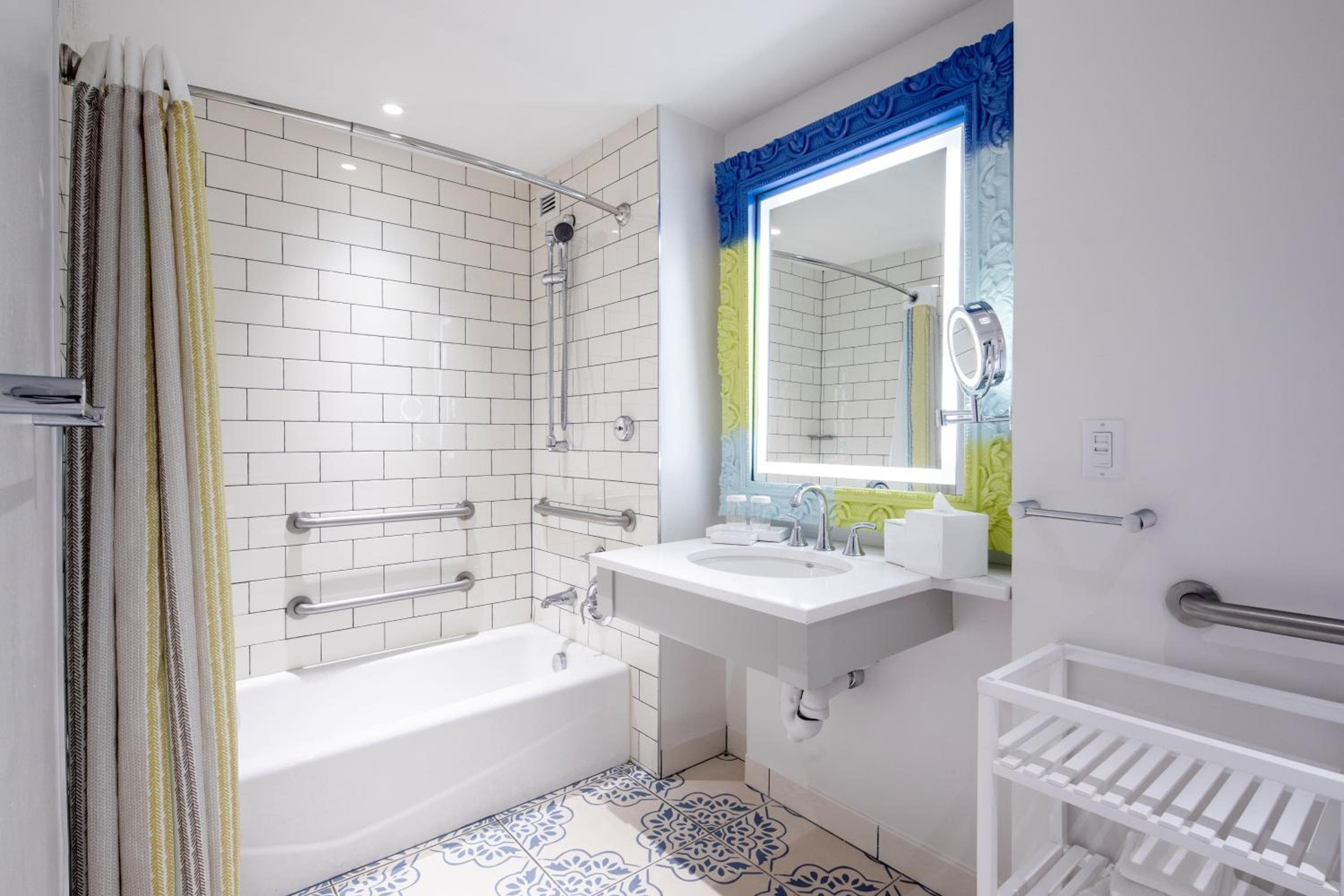 Universal's Loews Sapphire Falls Resort — 22