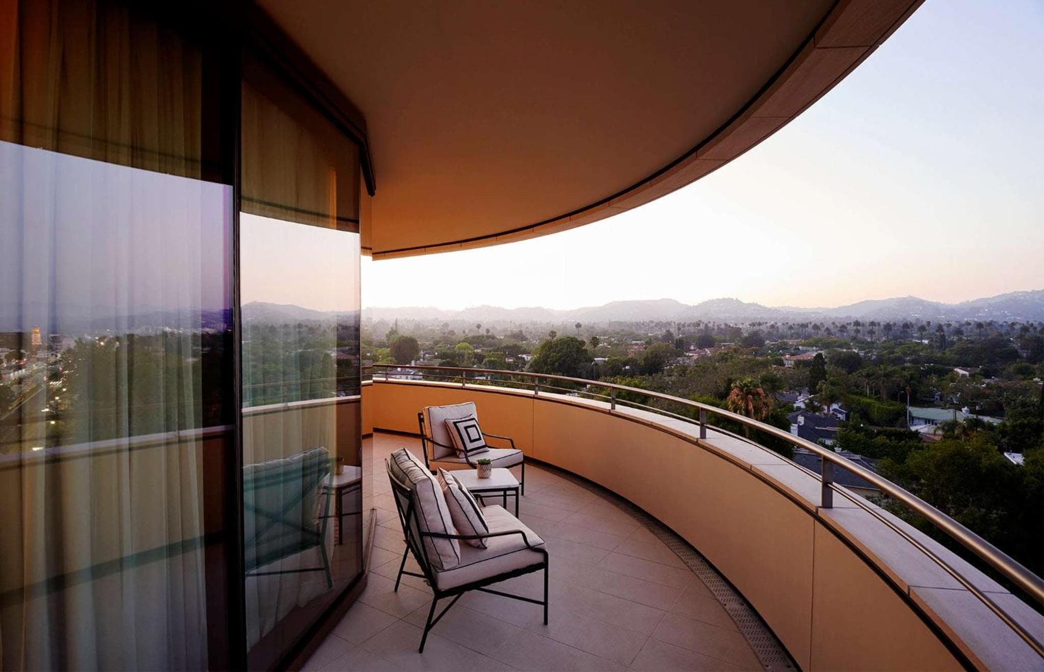 Waldorf Astoria Beverly Hills — 7