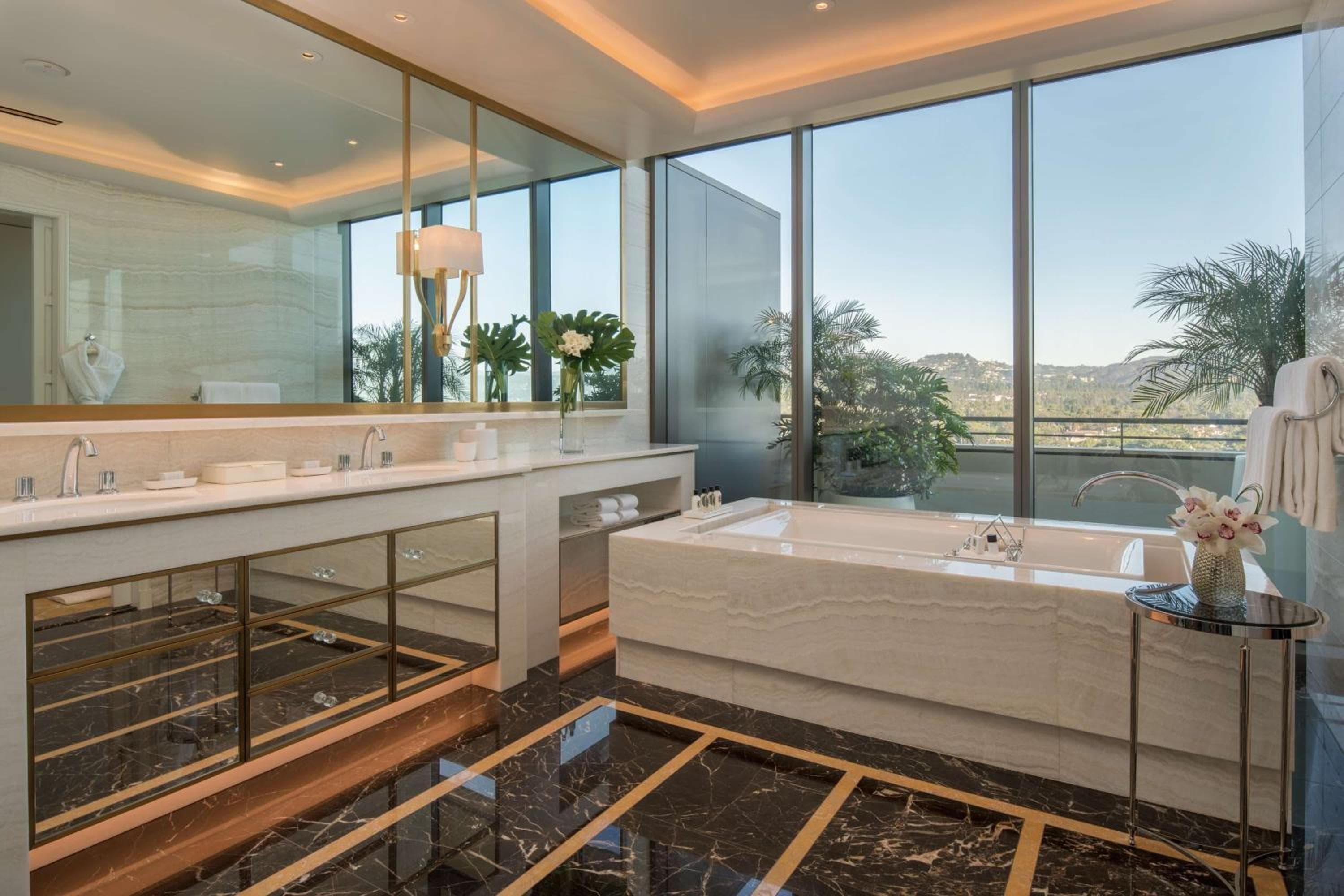 Waldorf Astoria Beverly Hills — 13
