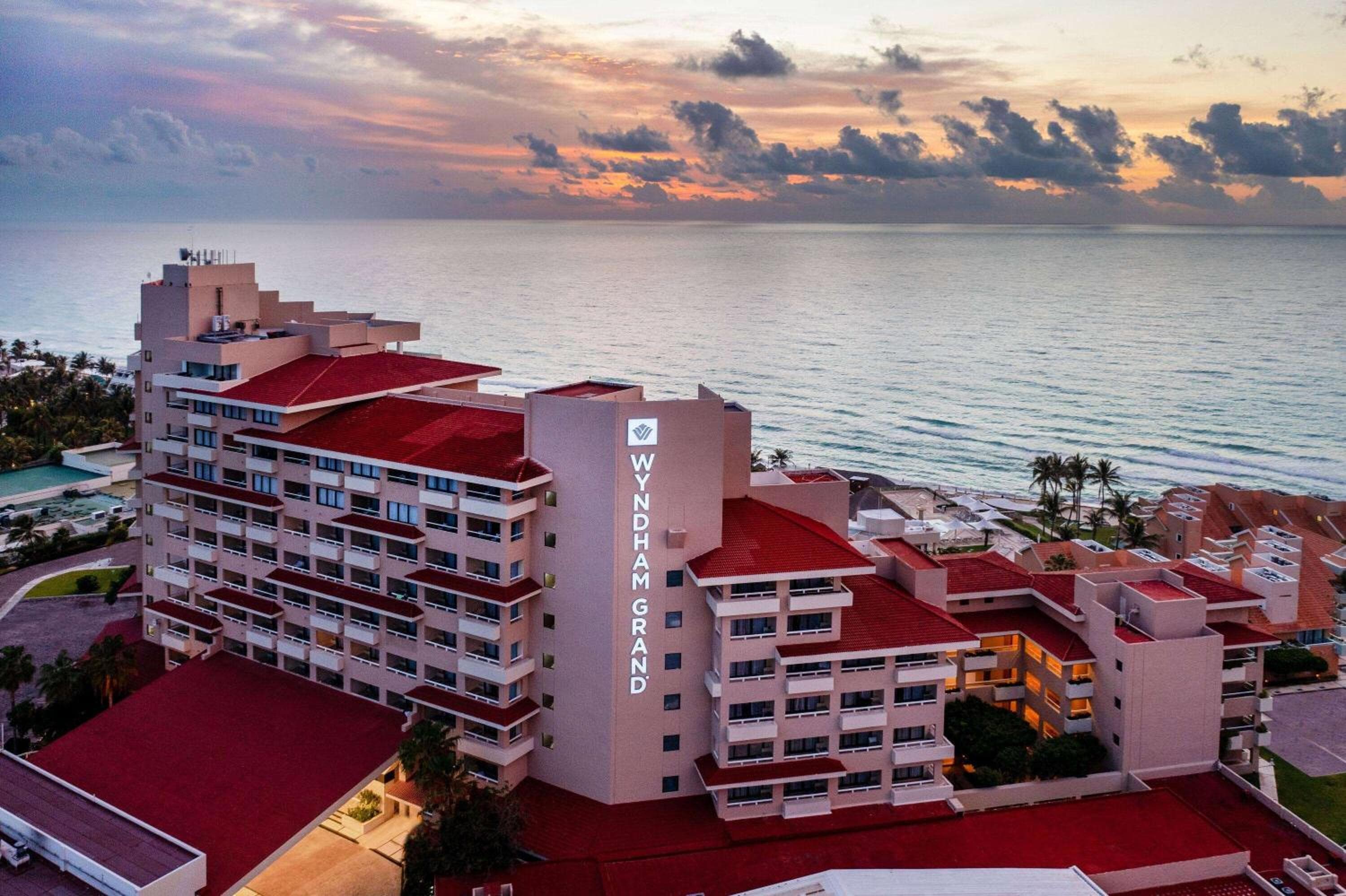 Wyndham Grand Cancun All Inclusive Resort & Villas — 1