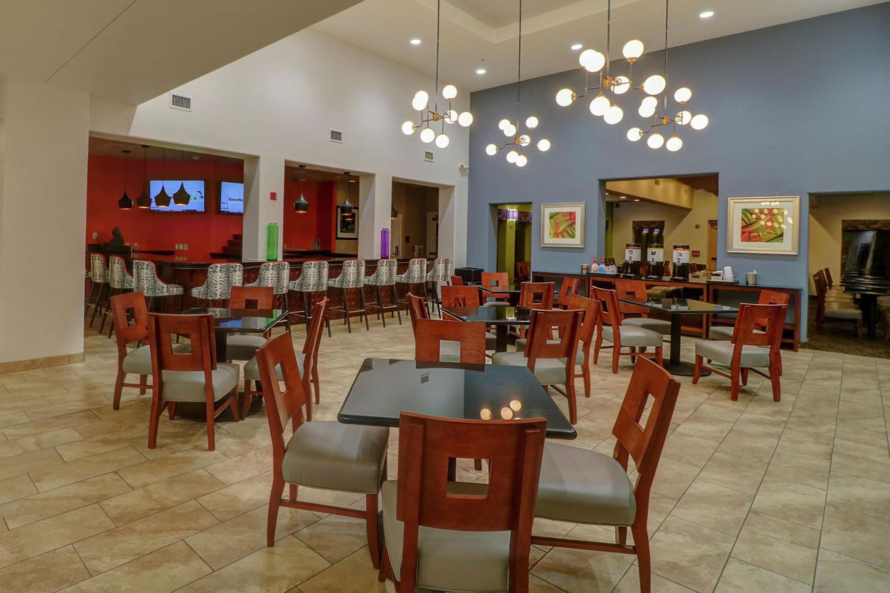 Hampton Inn Tropicana — 18