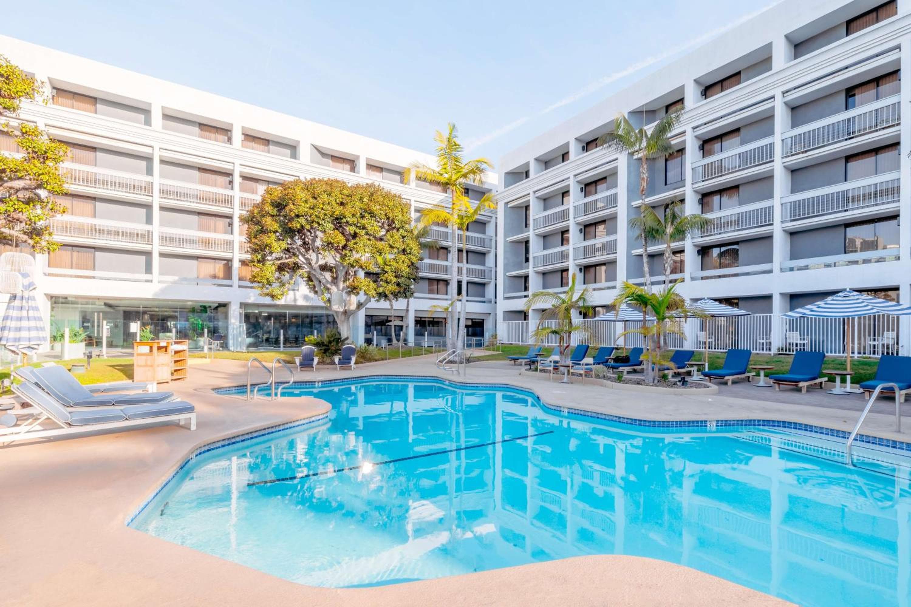 Hotel MDR Marina del Rey- un DoubleTree by Hilton — 2