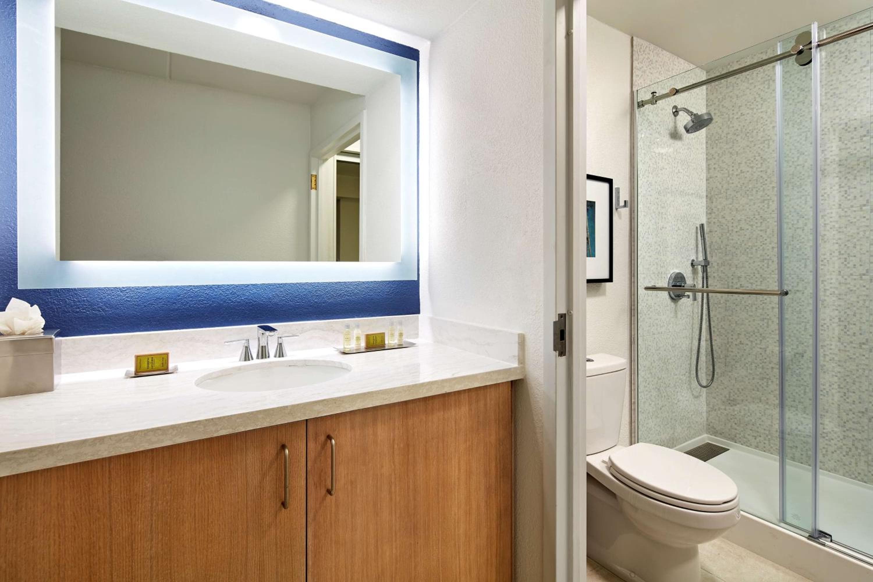 Hotel MDR Marina del Rey- a DoubleTree by Hilton — 7