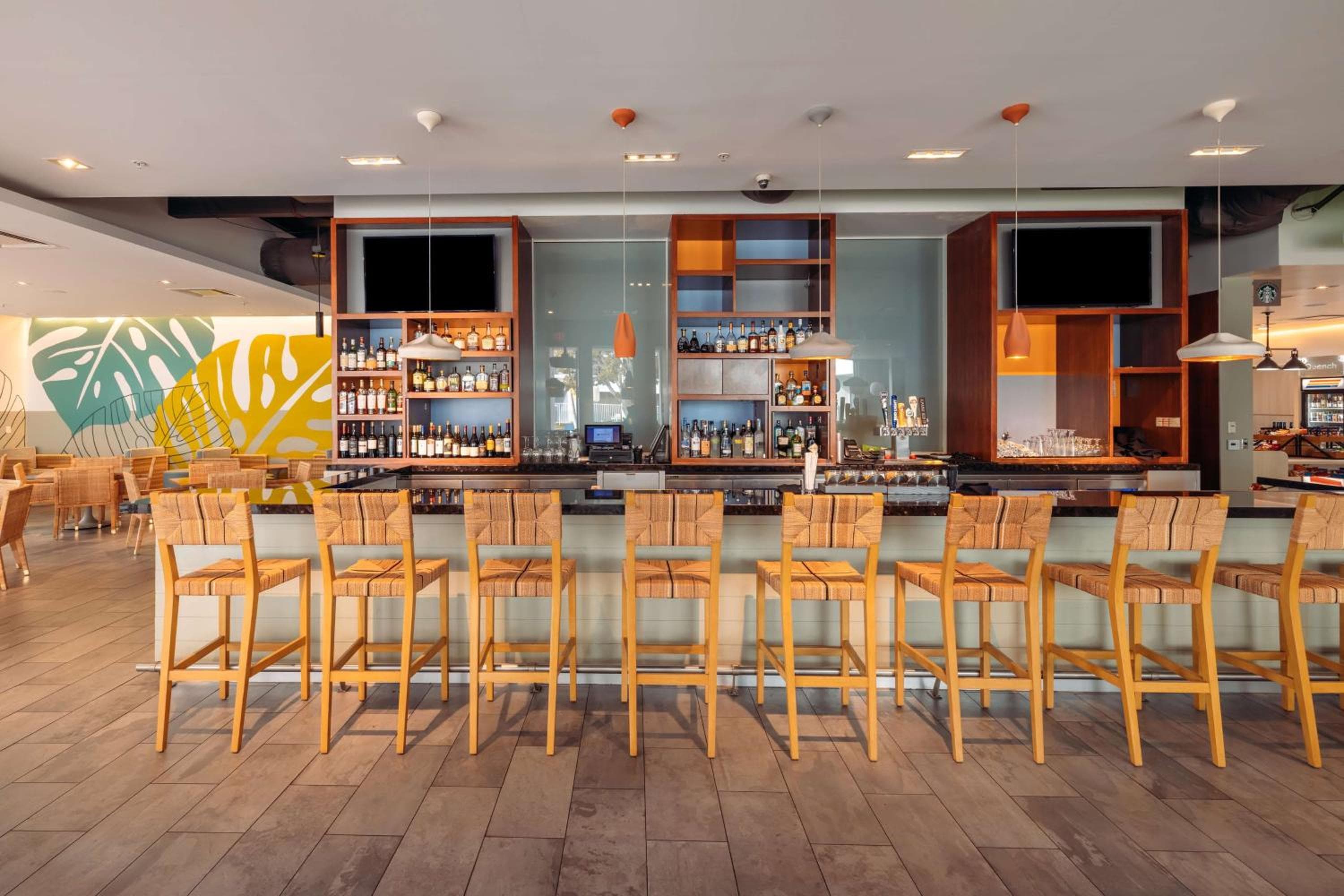 Hotel MDR Marina del Rey- un DoubleTree by Hilton — 4