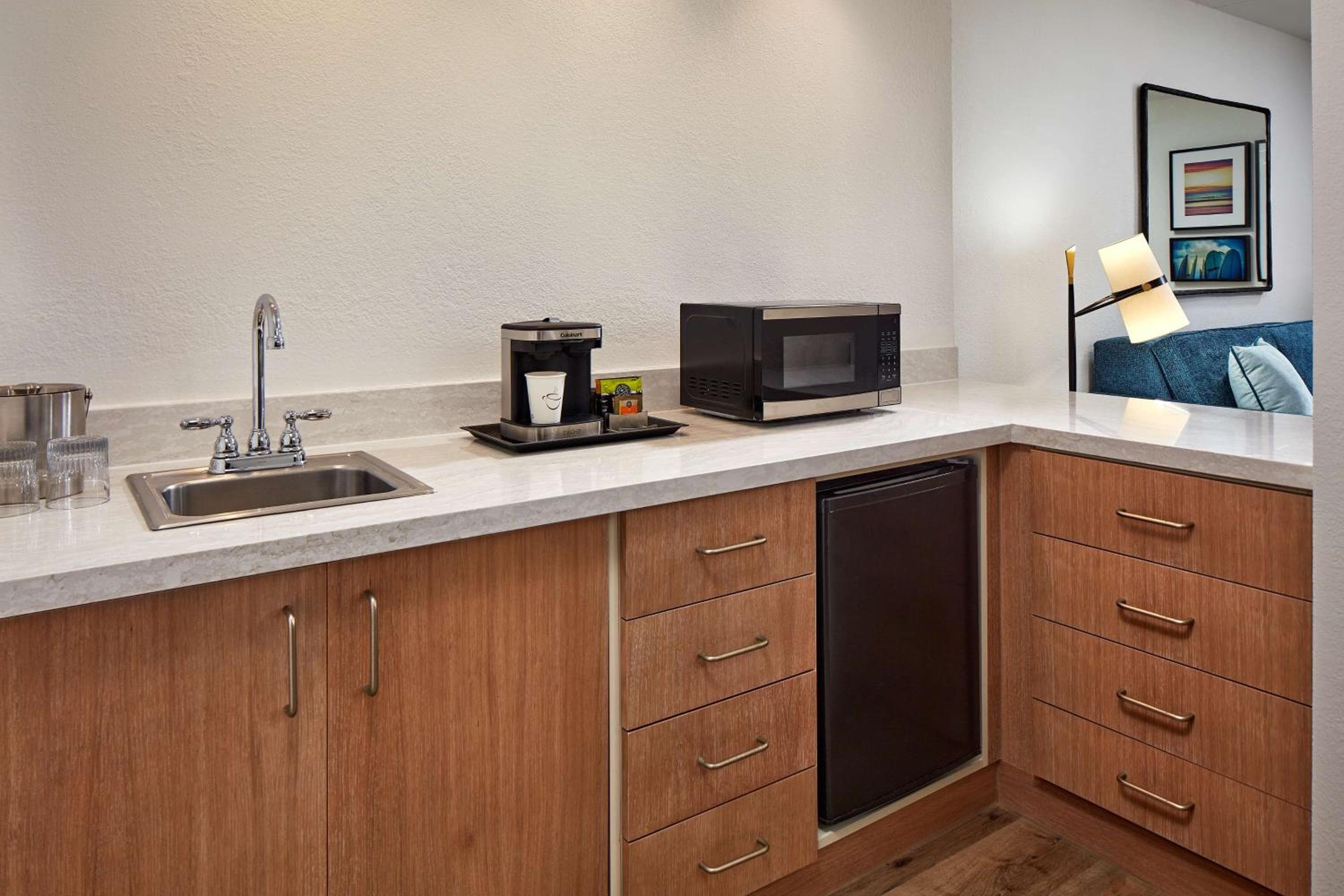 Hotel MDR Marina del Rey- a DoubleTree by Hilton — 15