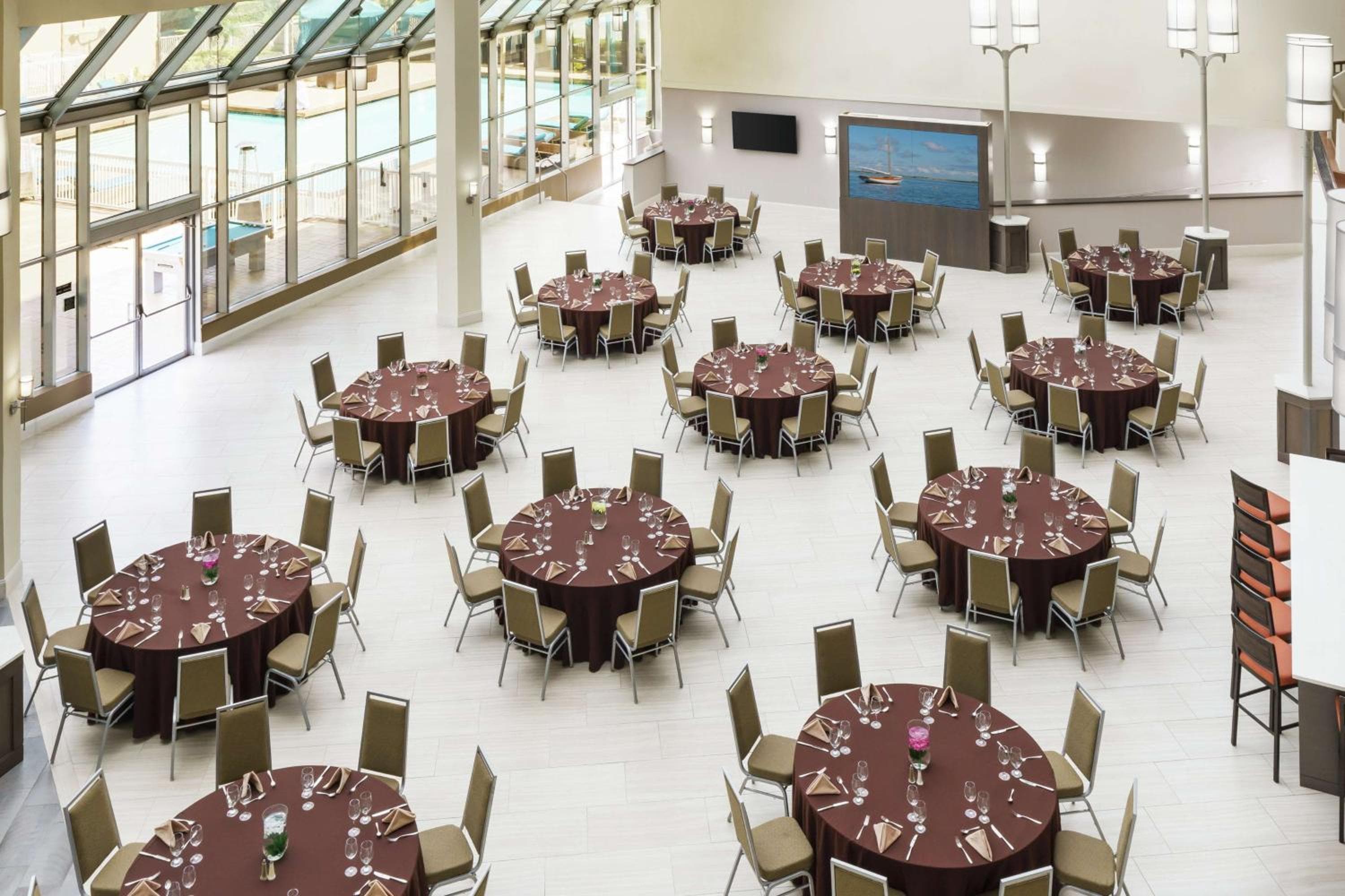 DoubleTree by Hilton Orlando Airport Hotel — 6