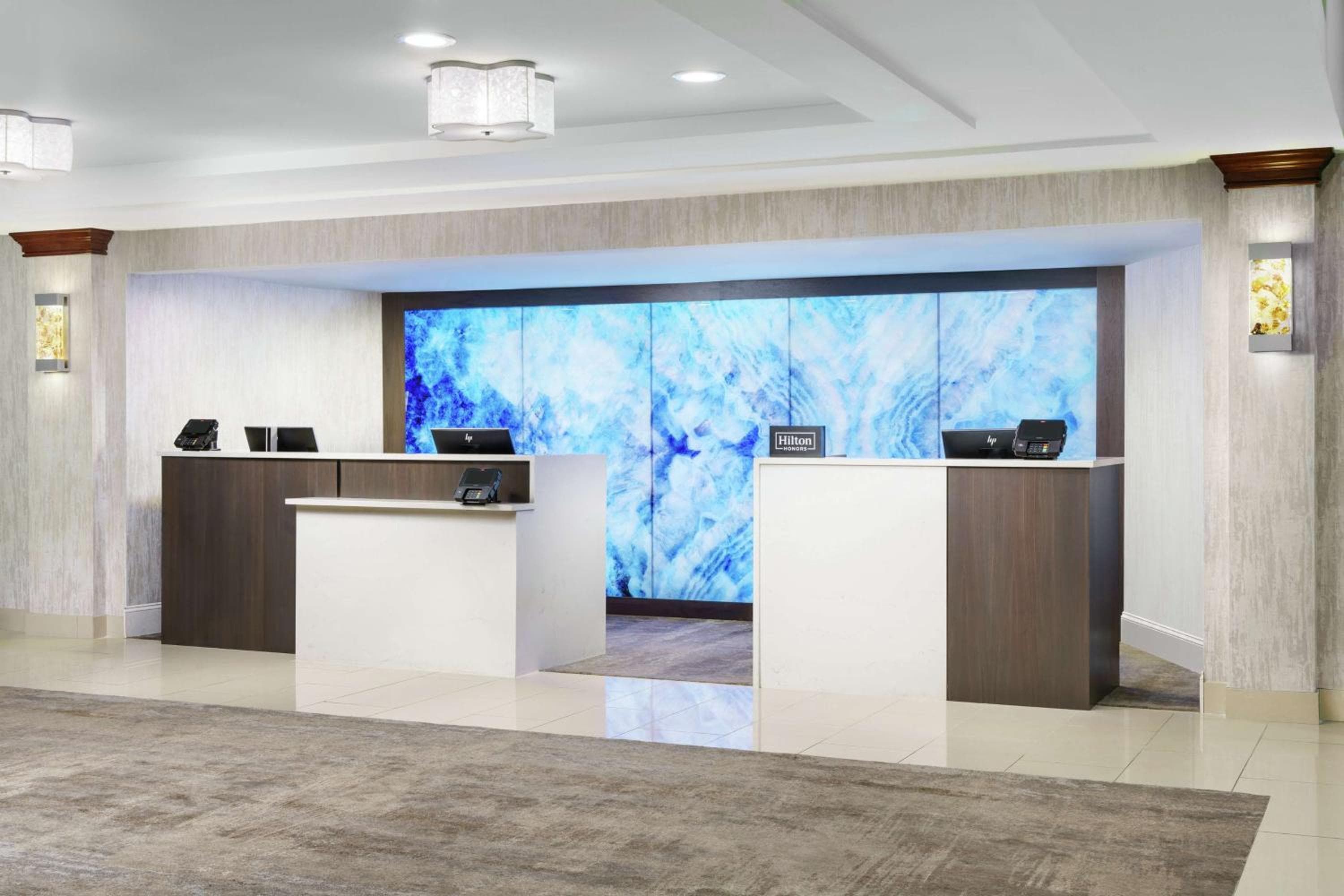 DoubleTree by Hilton Orlando Airport Hotel — 8