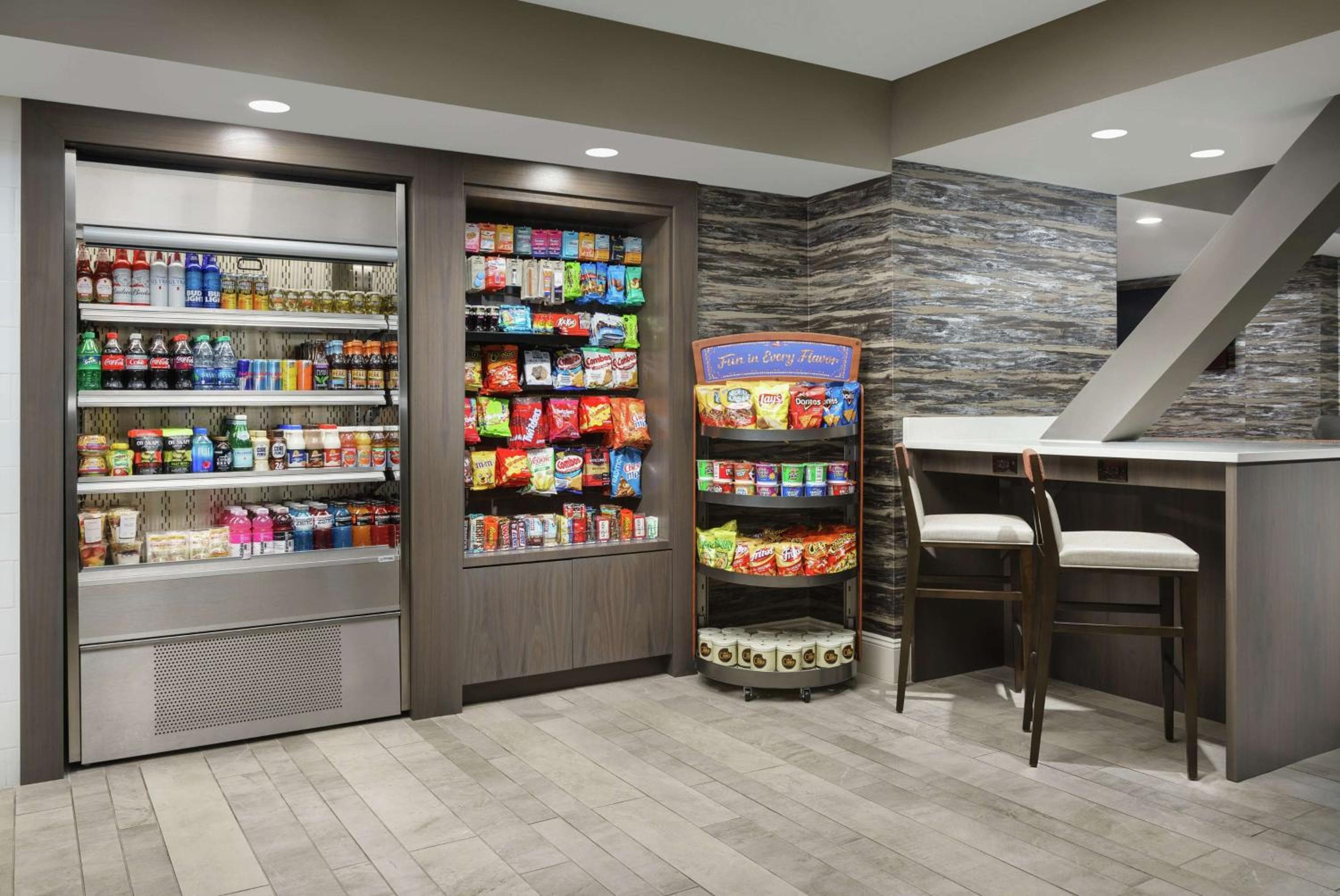 DoubleTree by Hilton Orlando Airport Hotel — 11