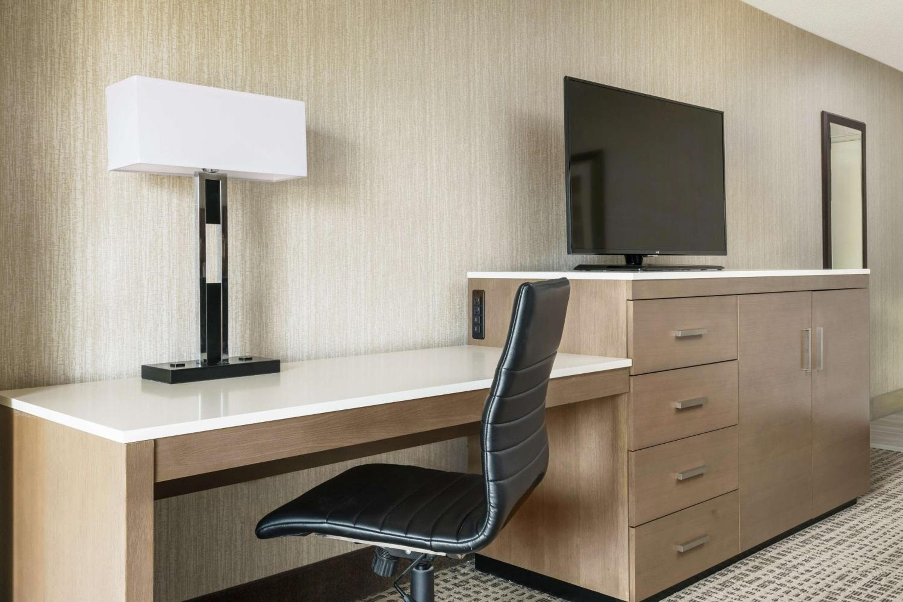 DoubleTree by Hilton Orlando Airport Hotel — 17