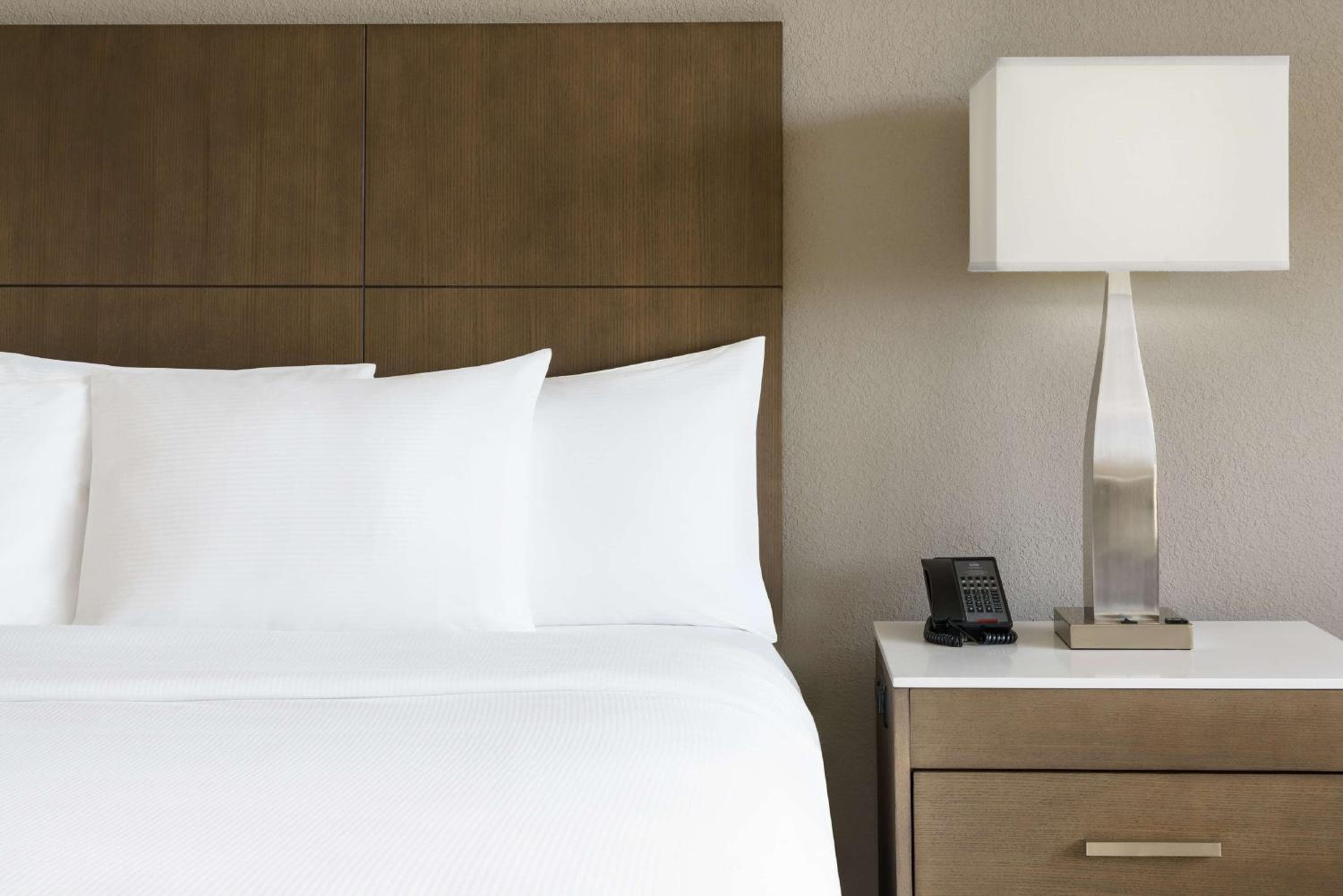 DoubleTree by Hilton Orlando Airport Hotel — 27