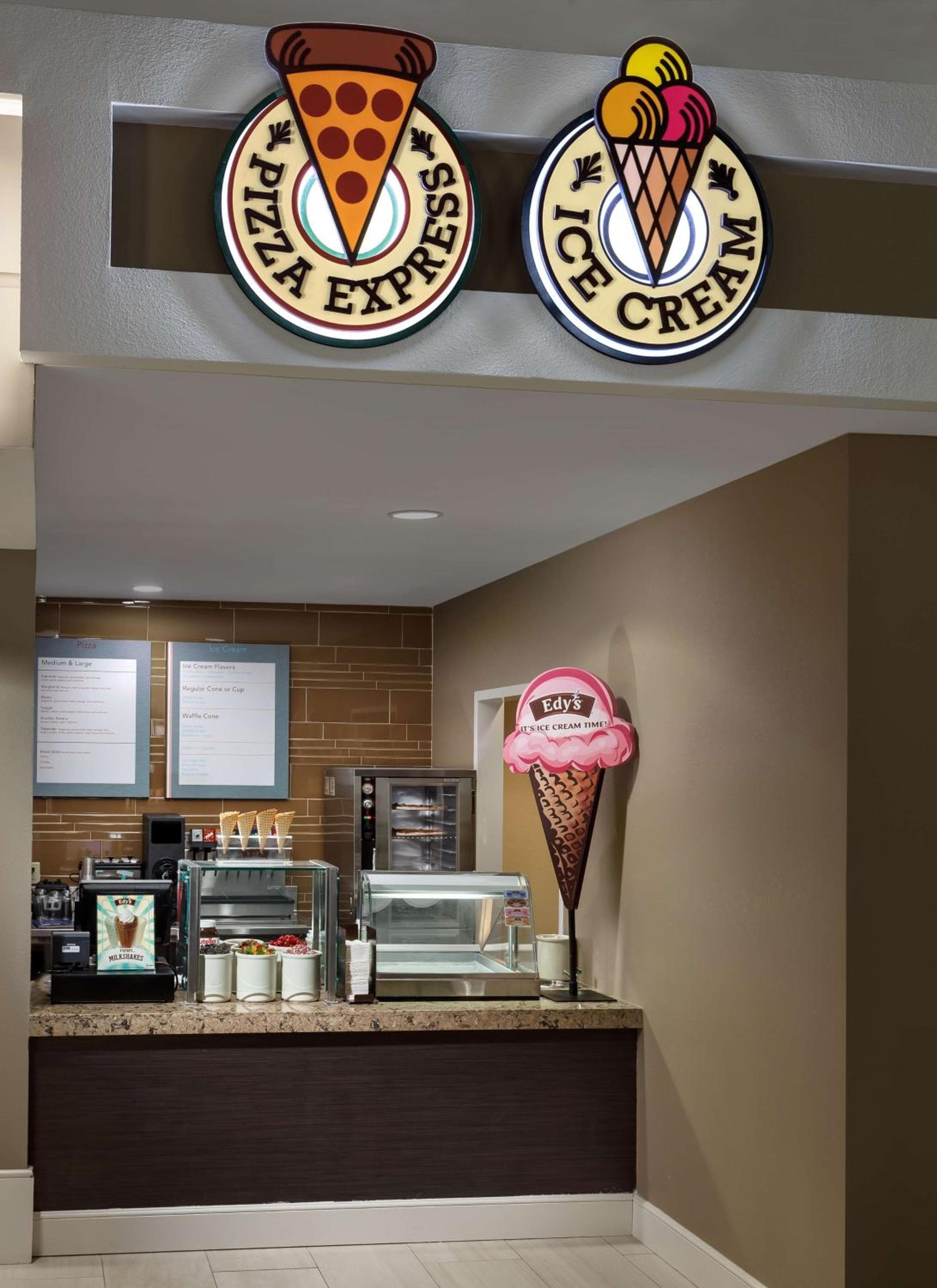 Embassy Suites by Hilton Orlando Lake Buena Vista Resort — 12