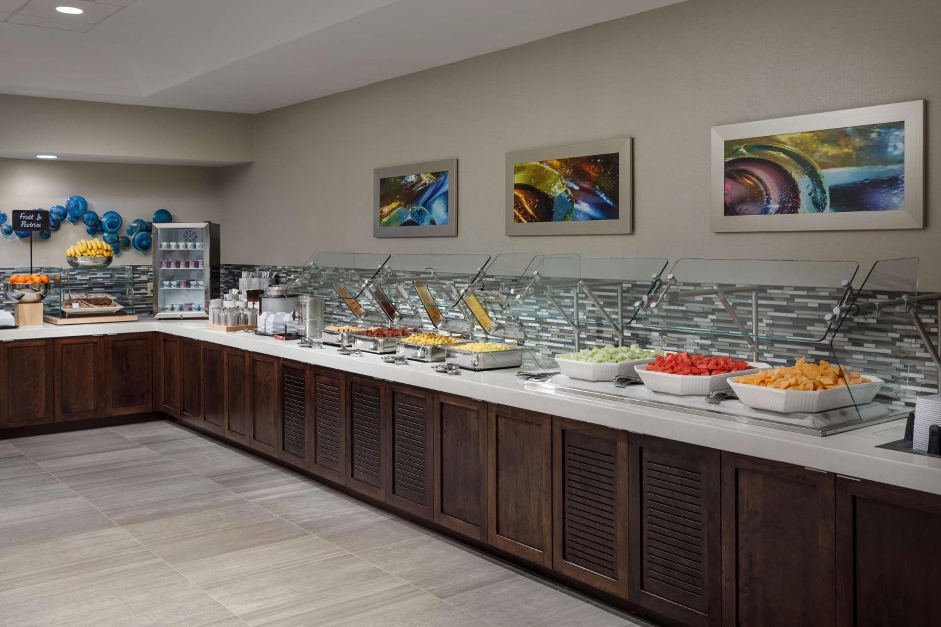 Embassy Suites by Hilton Orlando Lake Buena Vista Resort — 15
