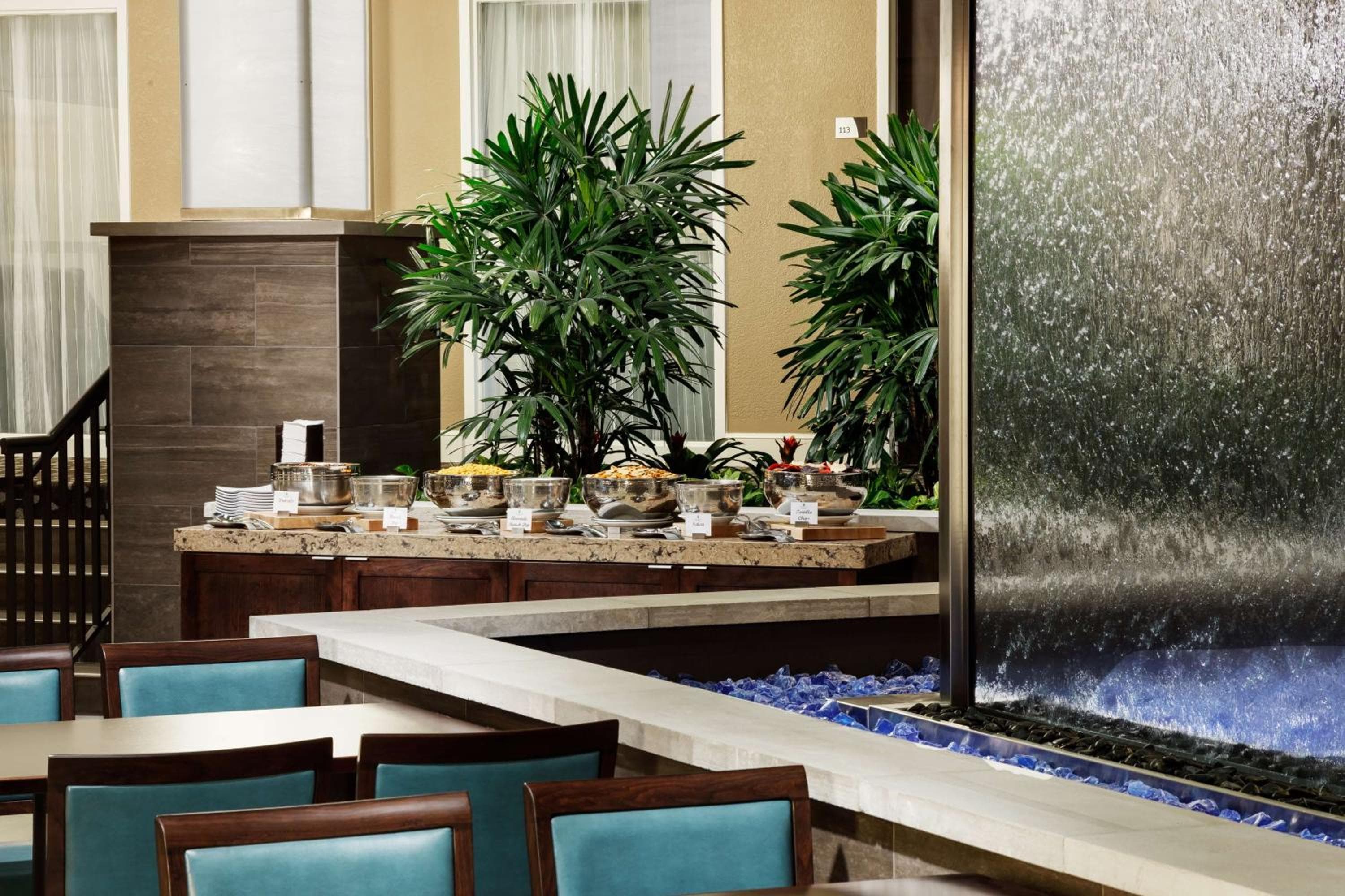 Embassy Suites by Hilton Orlando Lake Buena Vista Resort — 17