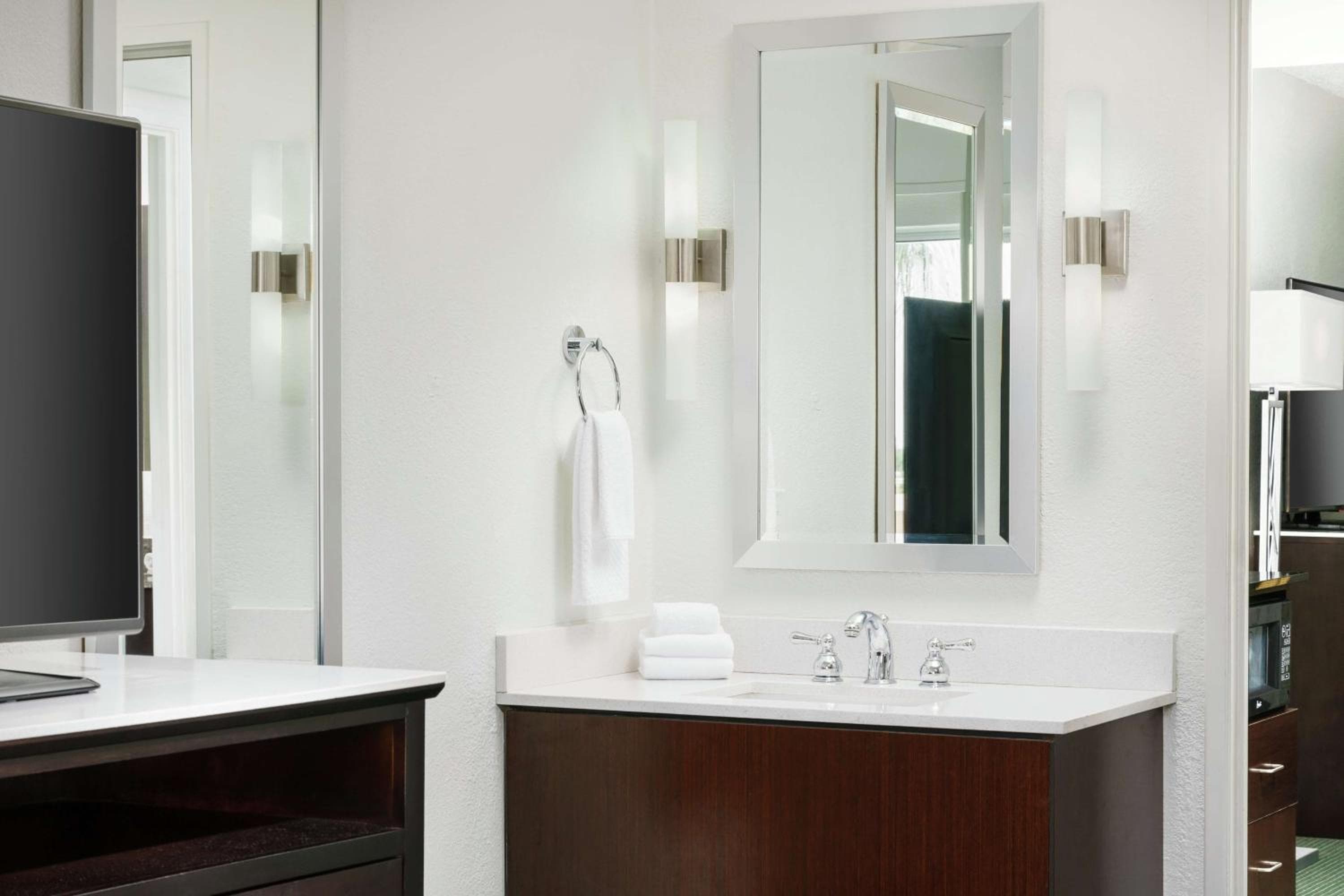 Embassy Suites by Hilton Orlando Lake Buena Vista Resort — 24