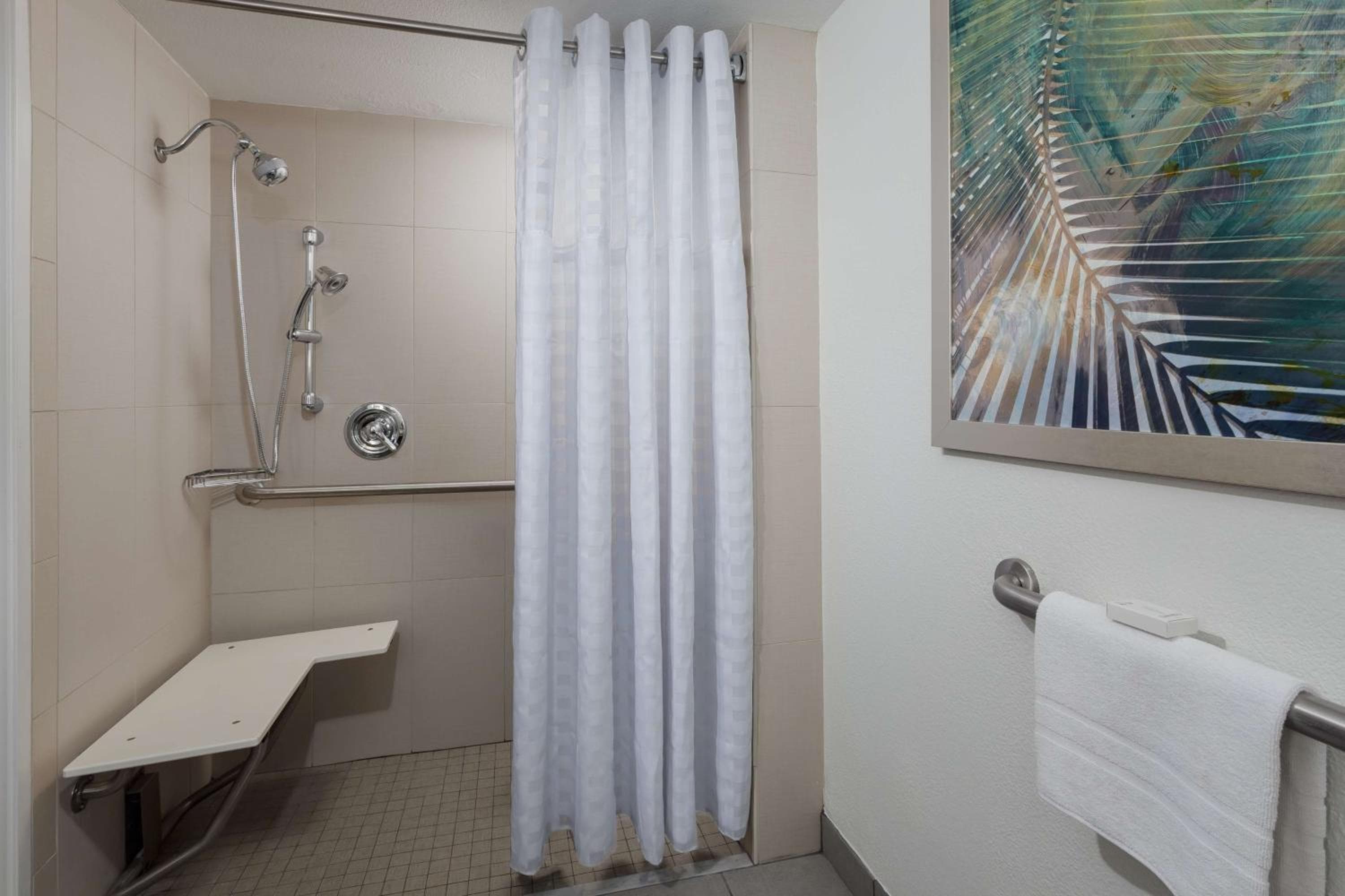 Embassy Suites by Hilton Orlando Lake Buena Vista Resort — 25