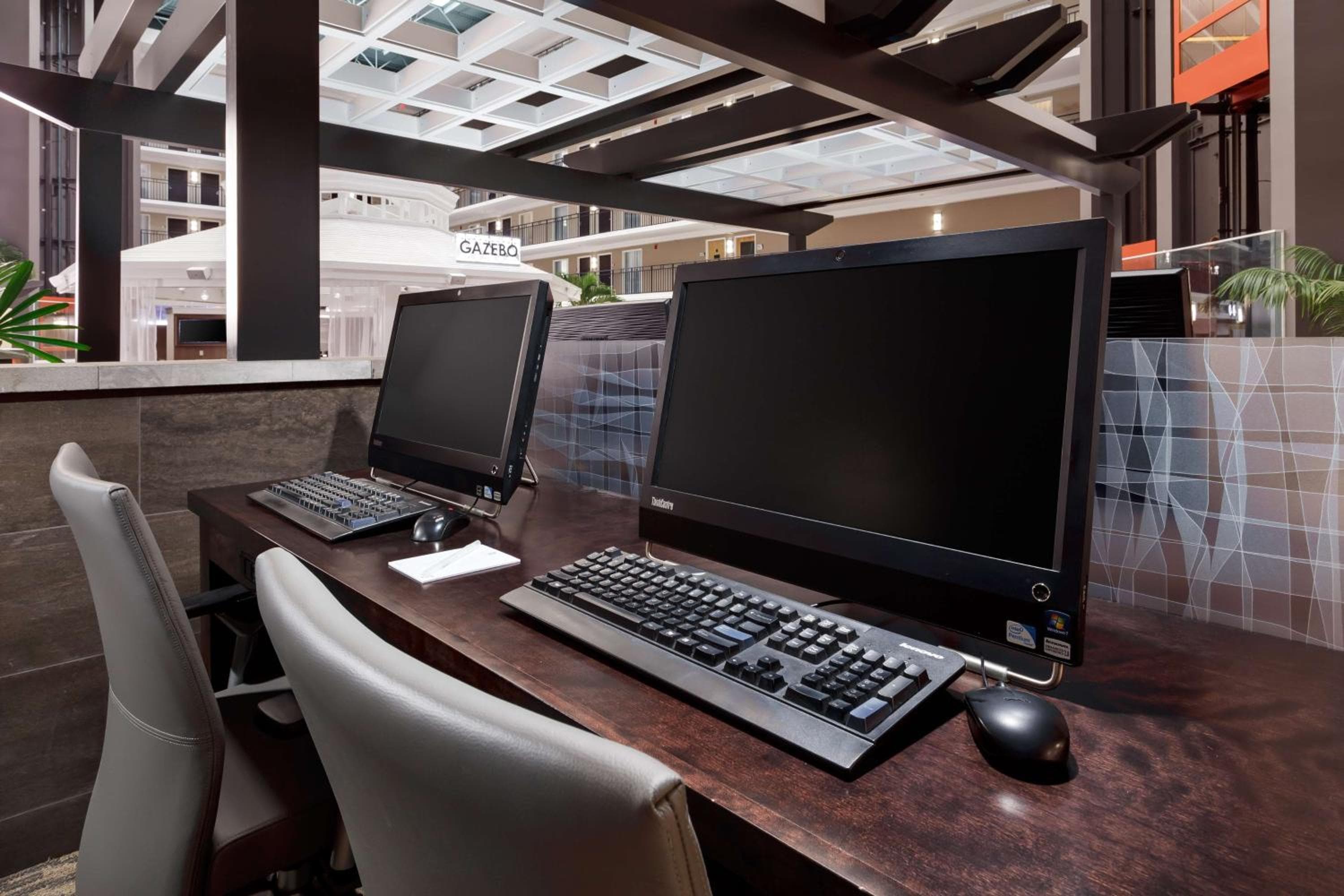 Embassy Suites by Hilton Orlando Lake Buena Vista Resort — 2
