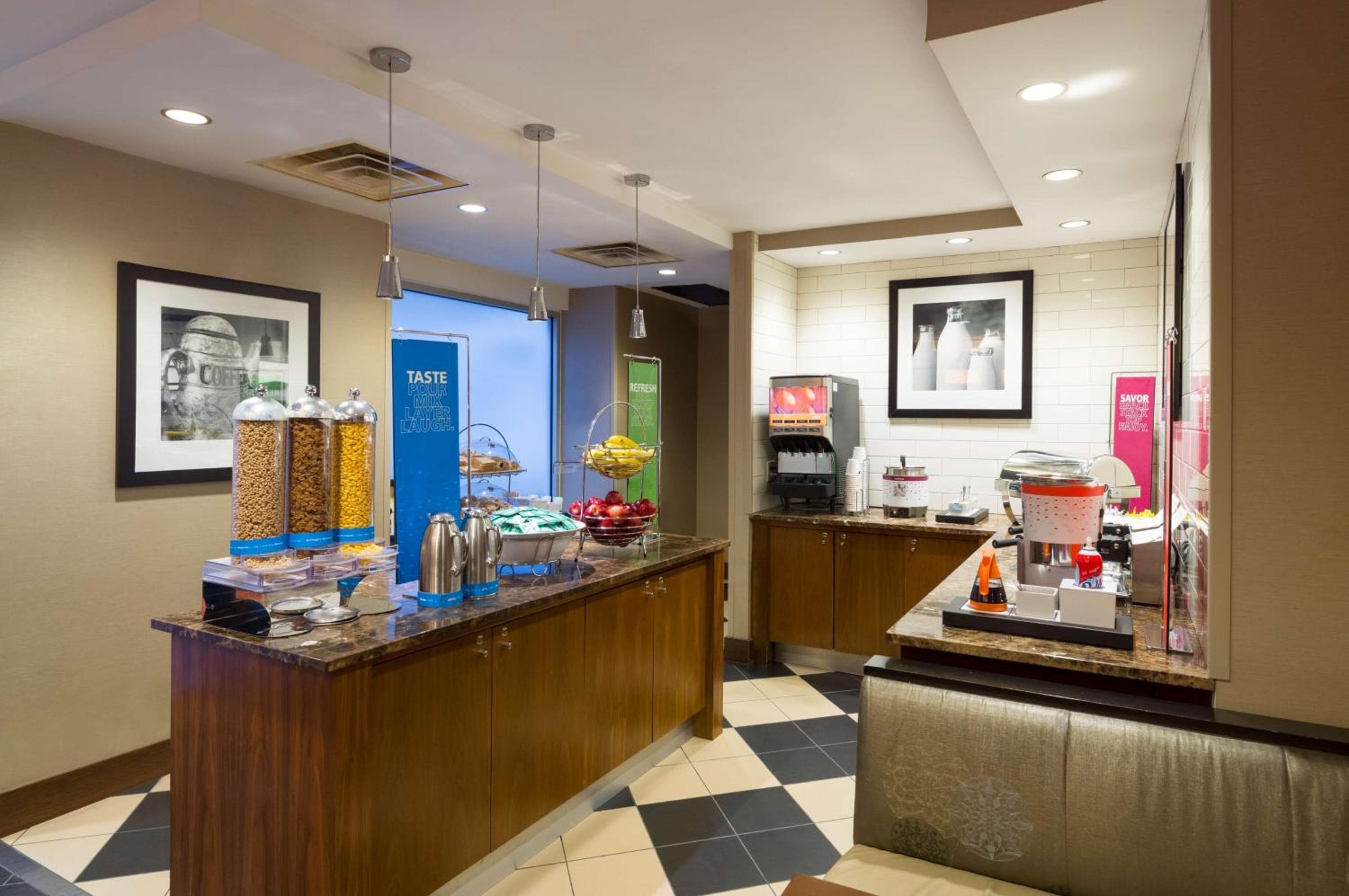 Hampton Inn Manhattan Chelsea — 8