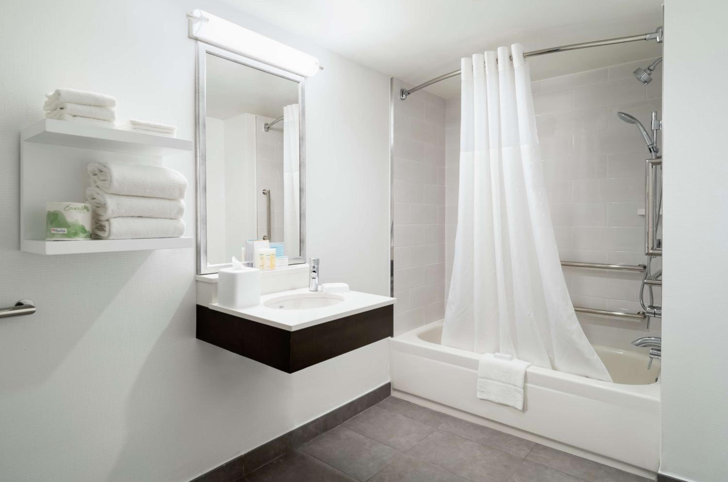 Hampton Inn Manhattan Chelsea — 13