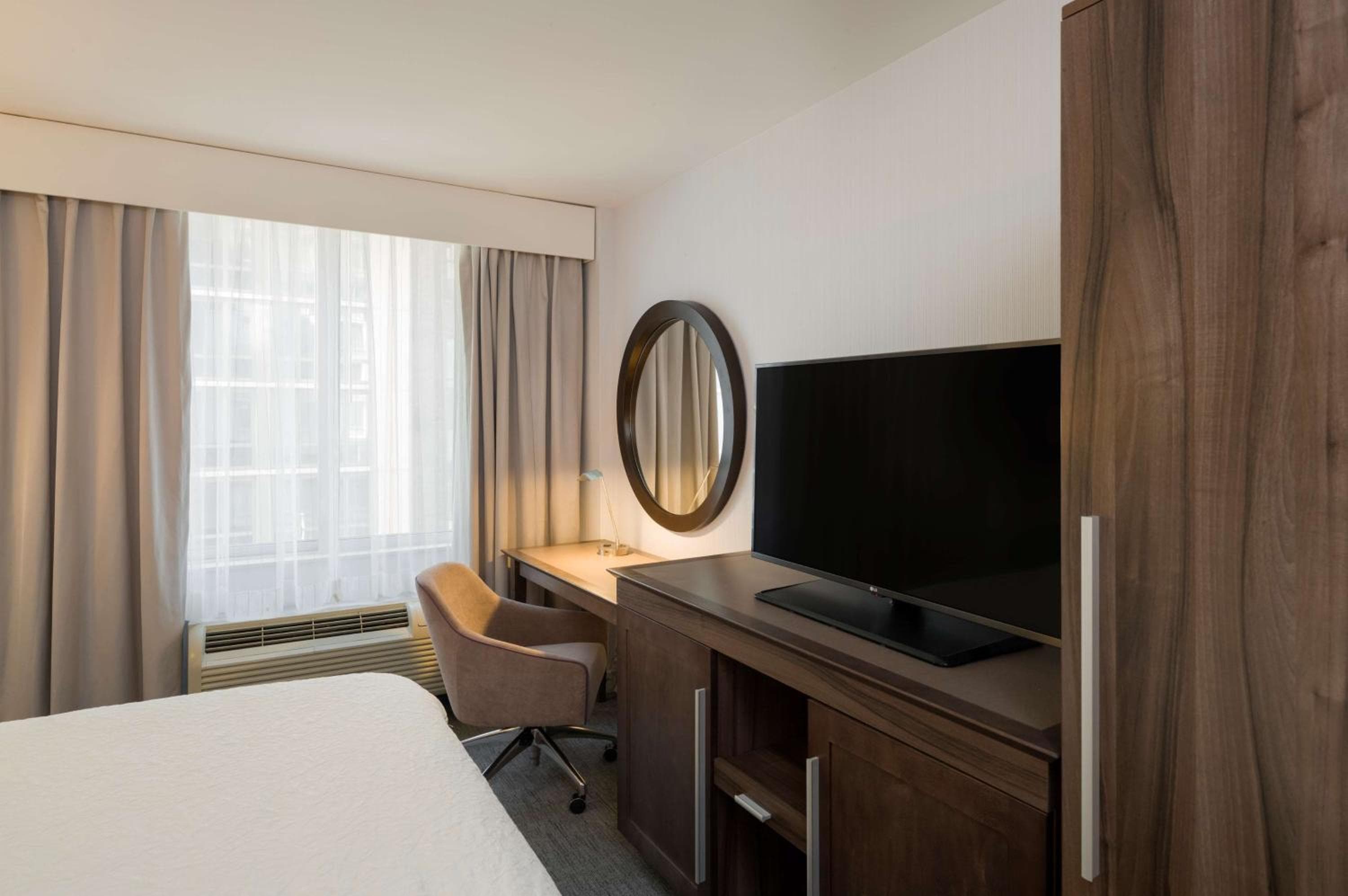 Hampton Inn Manhattan - Times Square South — 28