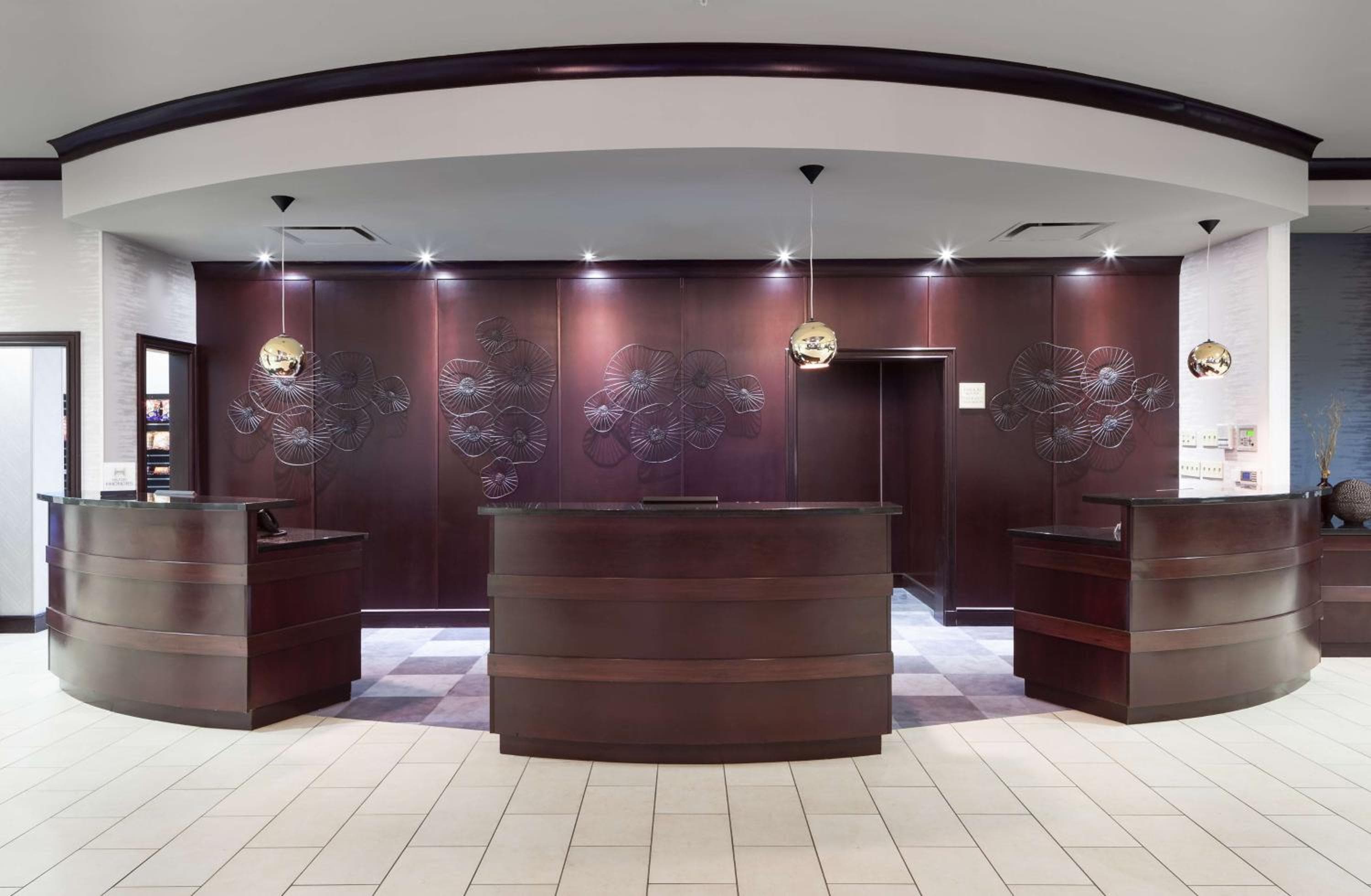 Embassy Suites by Hilton Tampa-Brandon — 4