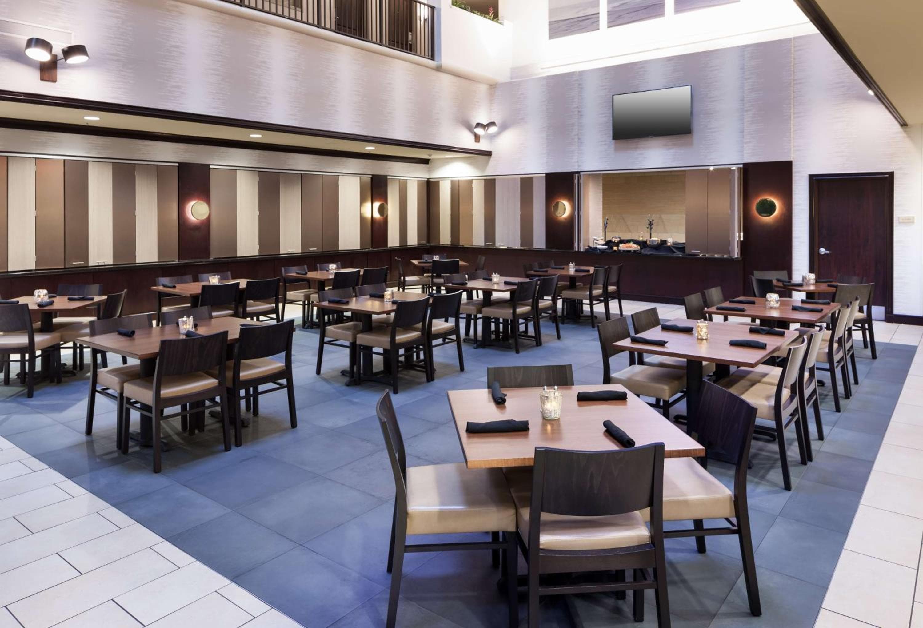 Embassy Suites by Hilton Tampa-Brandon — 9