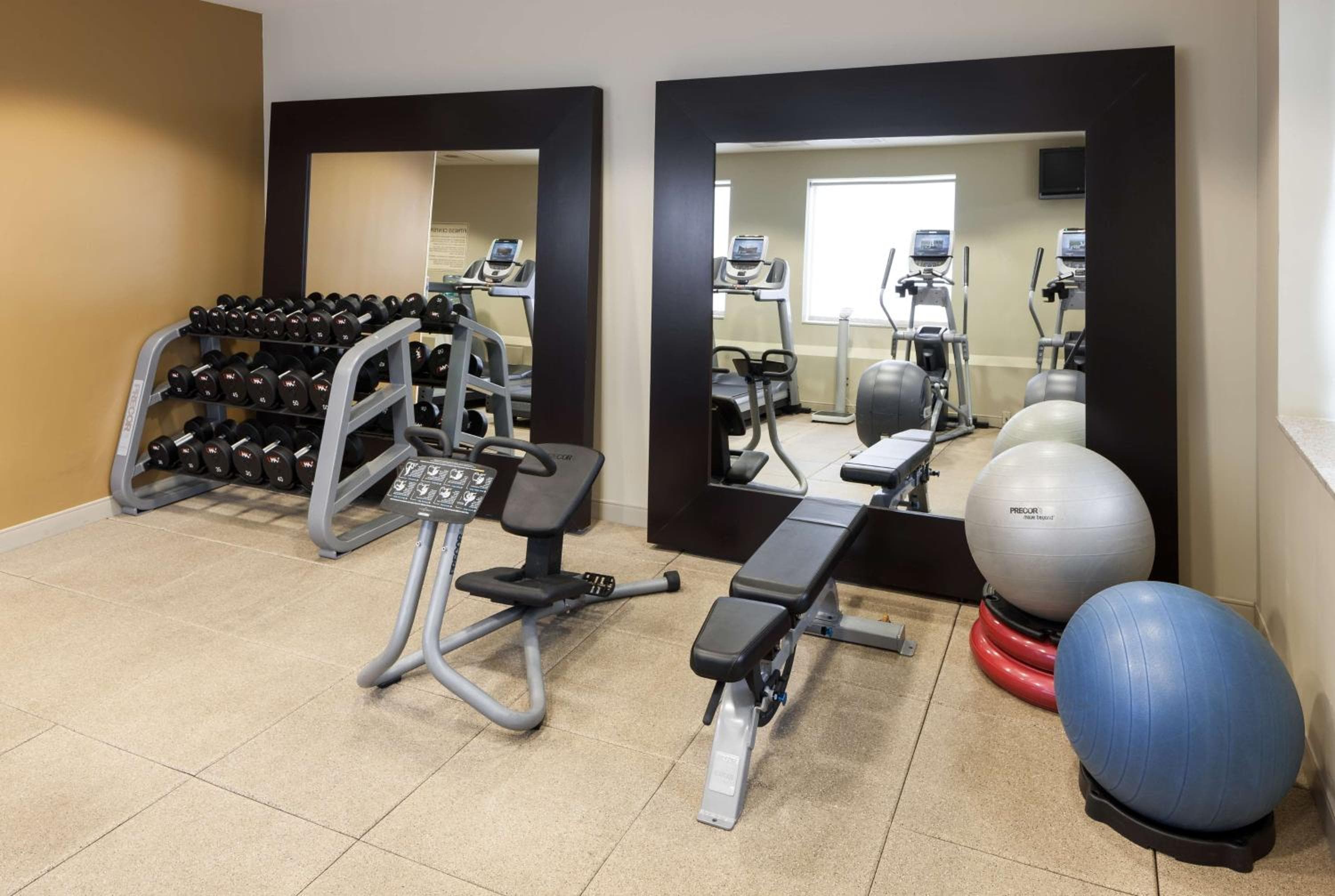 Embassy Suites by Hilton Tampa-Brandon — 11