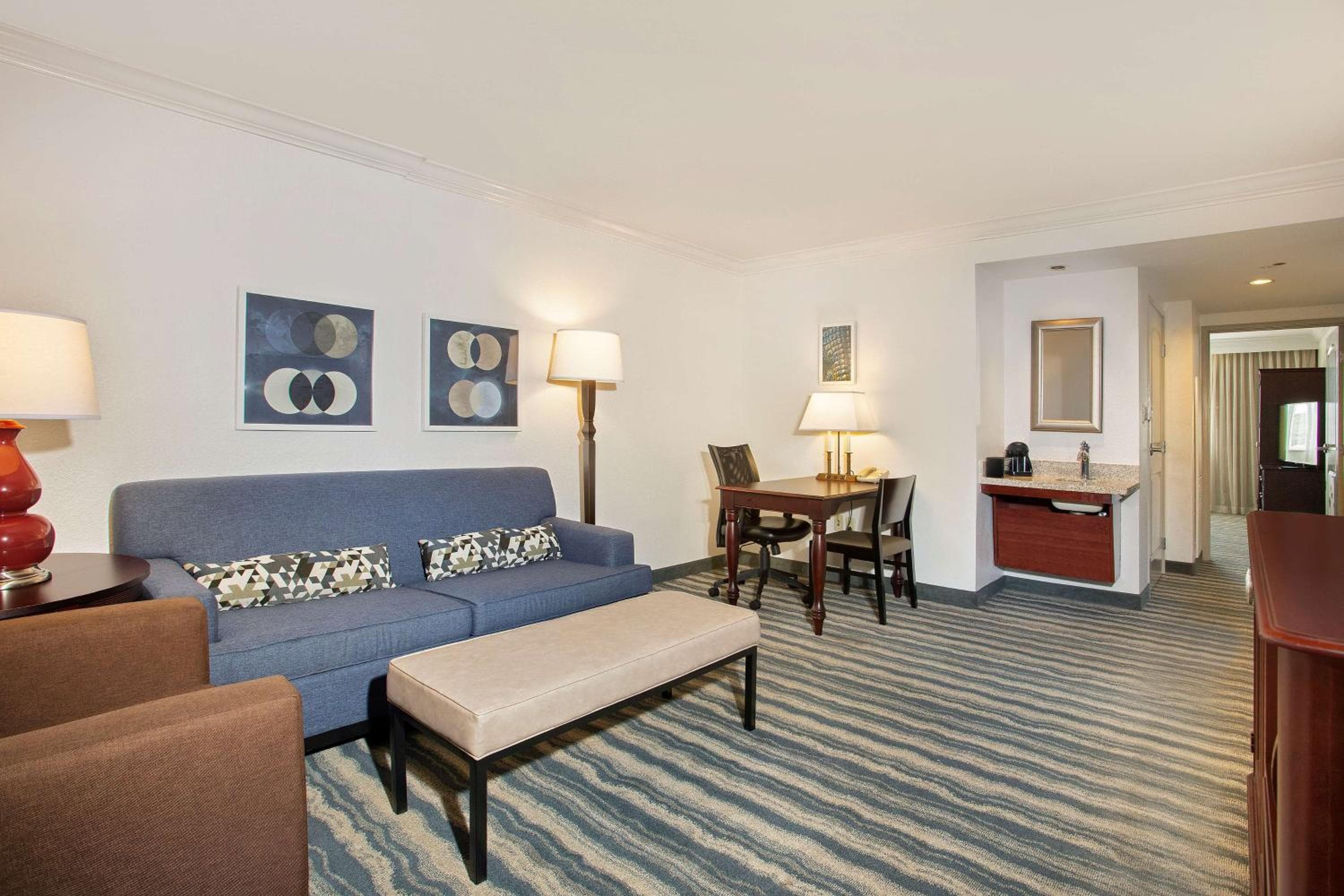 Embassy Suites by Hilton Tampa-Brandon — 12