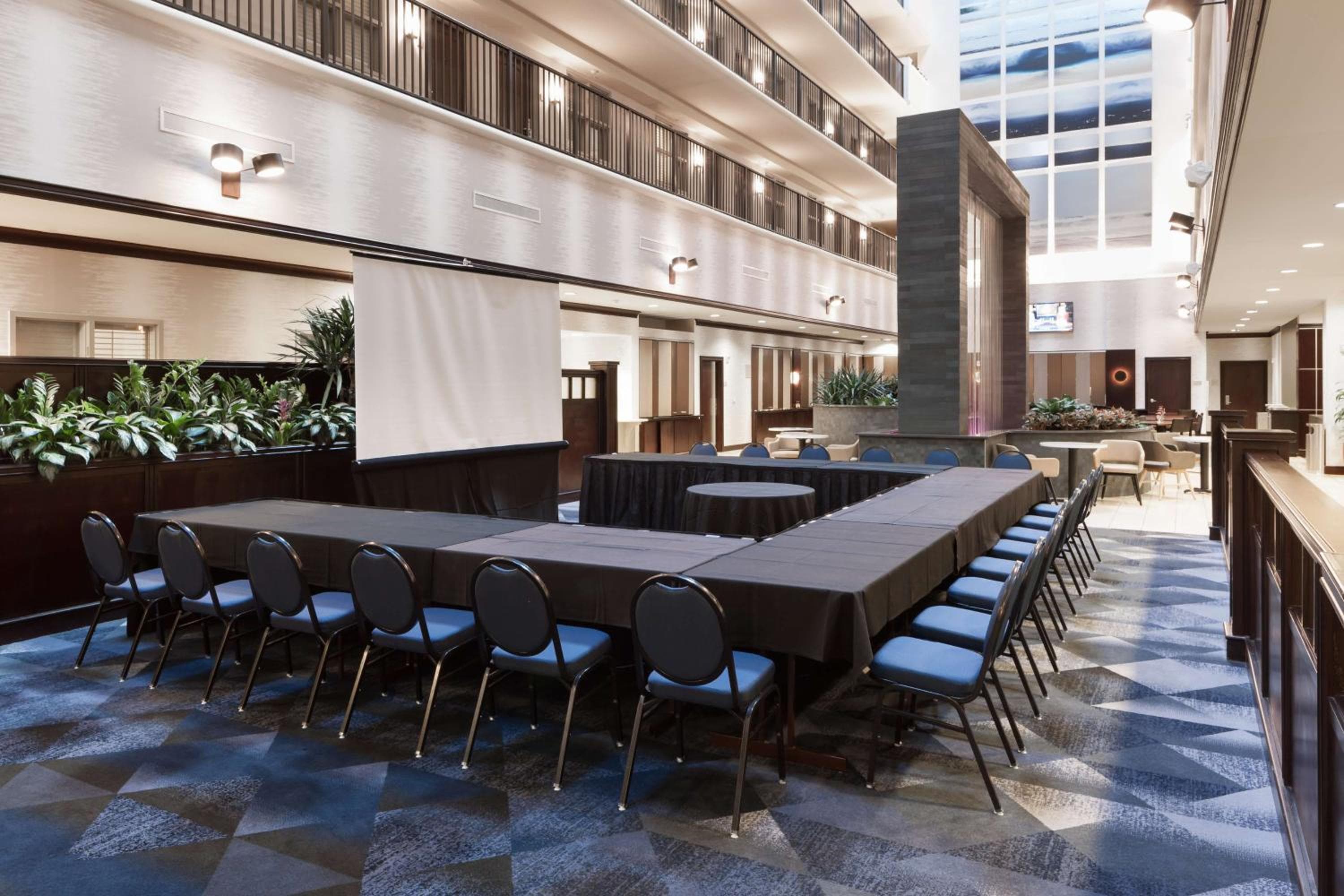 Embassy Suites by Hilton Tampa-Brandon — 25