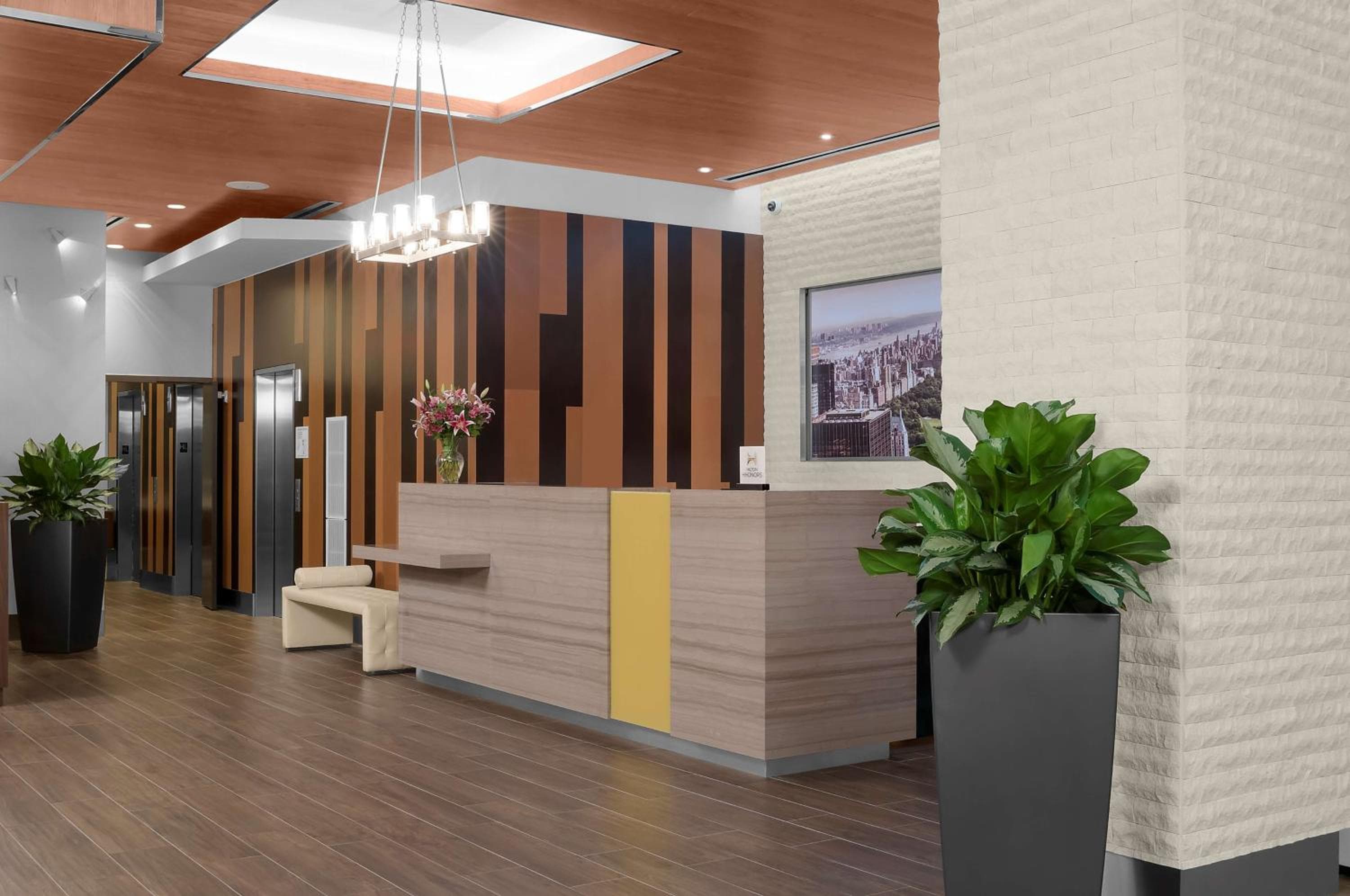 Hilton Garden Inn New York - Times Square Central — 17