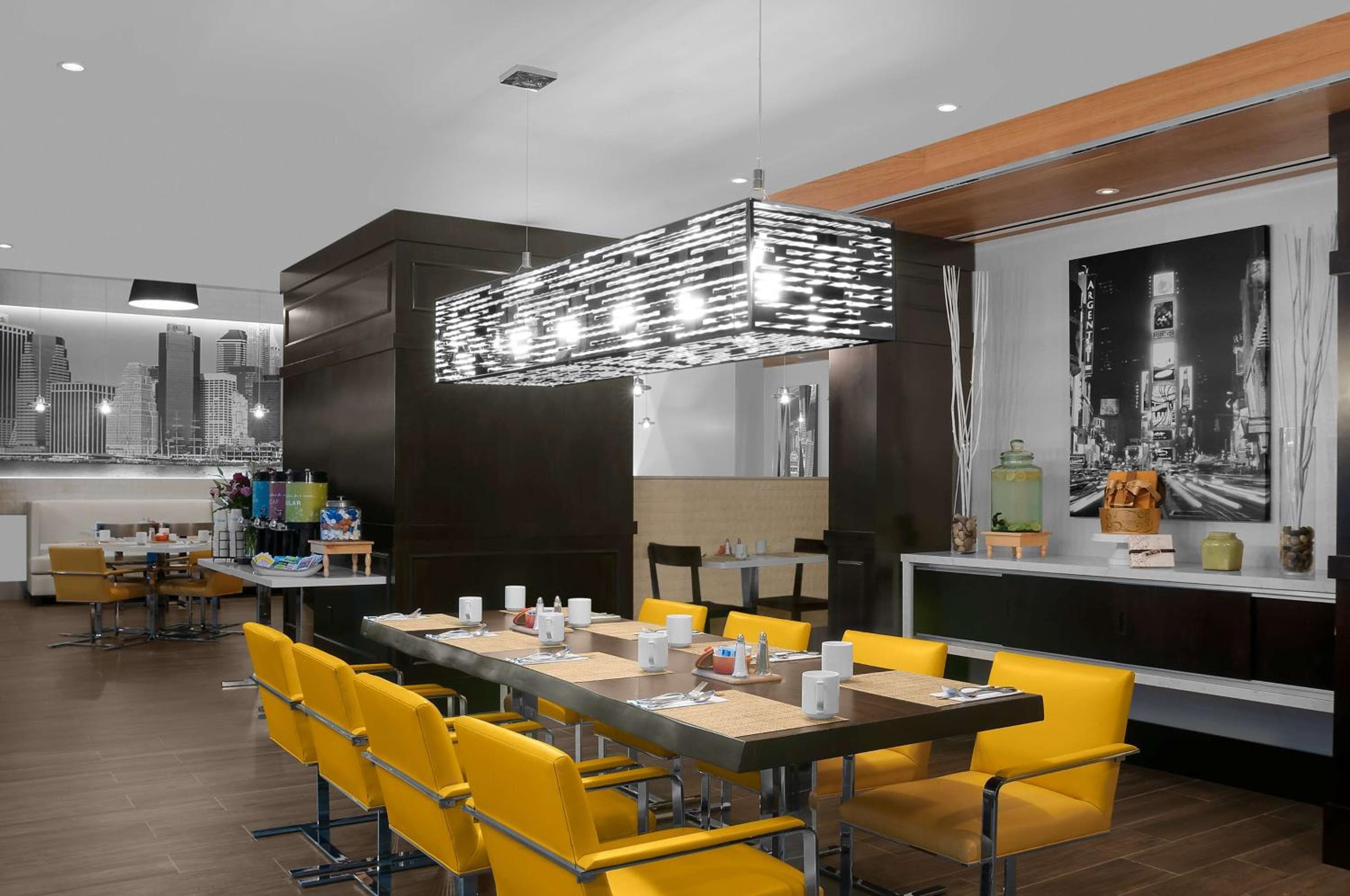 Hilton Garden Inn New York - Times Square Central — 25
