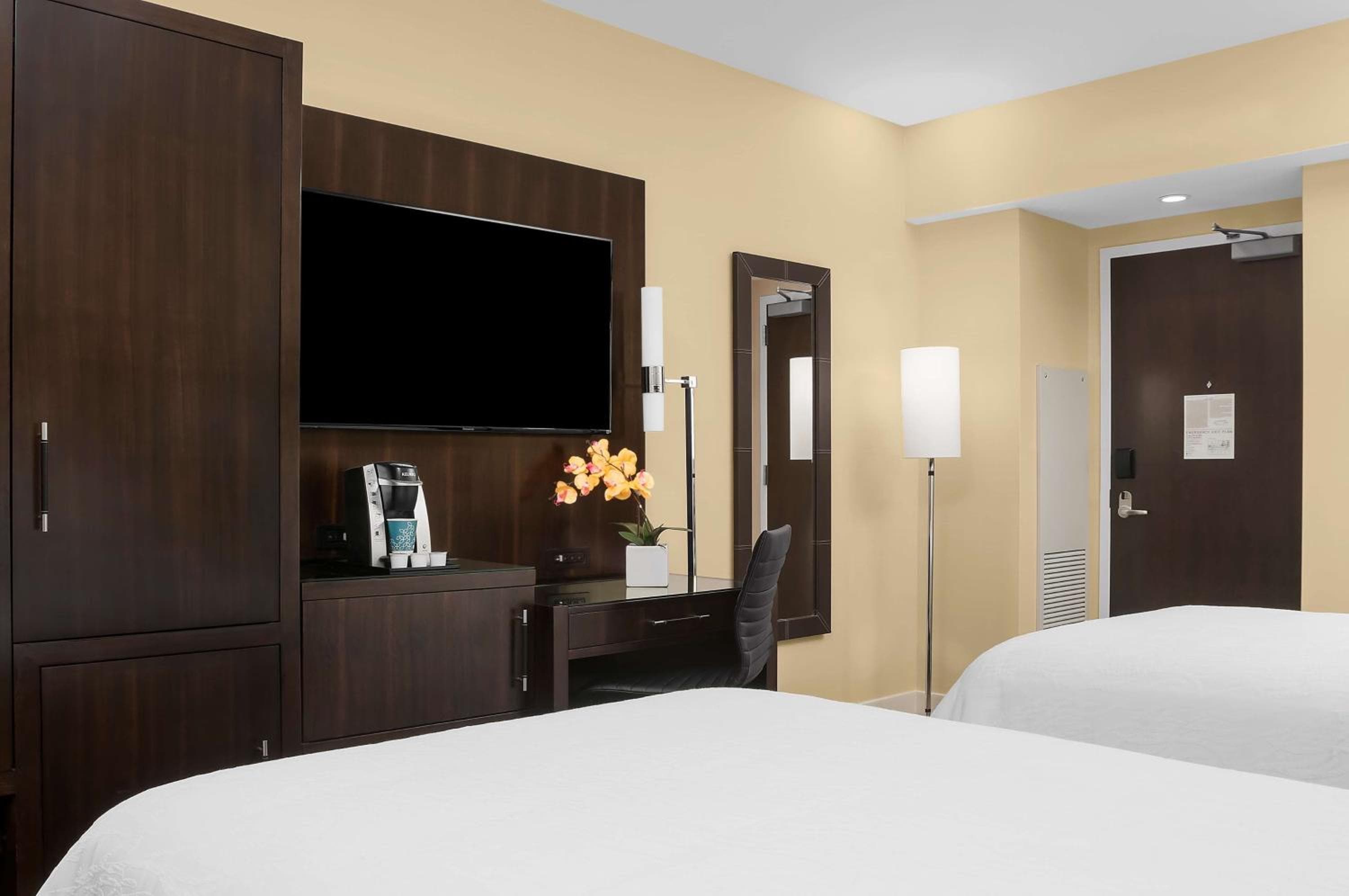 Hilton Garden Inn New York - Times Square Central — 10