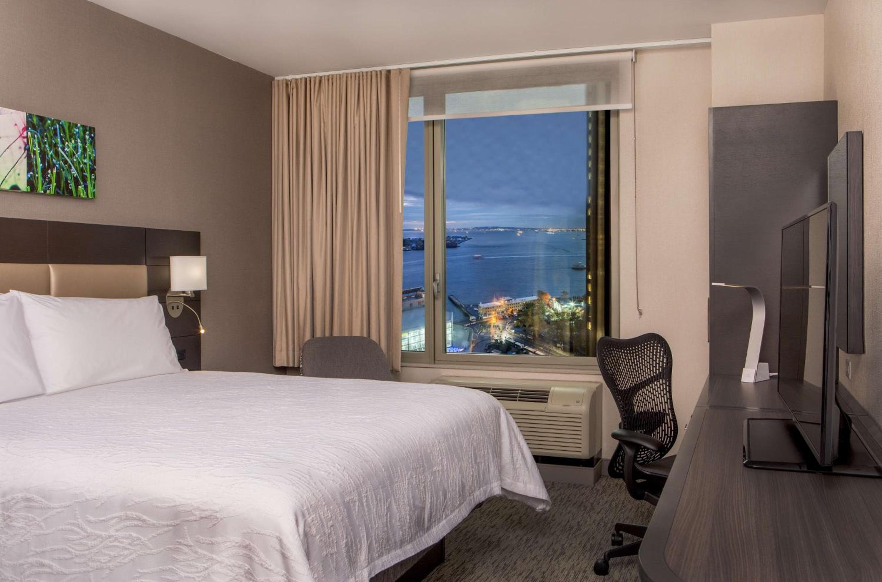 Hilton Garden Inn NYC Financial Center/Manhattan Downtown hotel, 6 Water Street   , New York, United States — photo 2